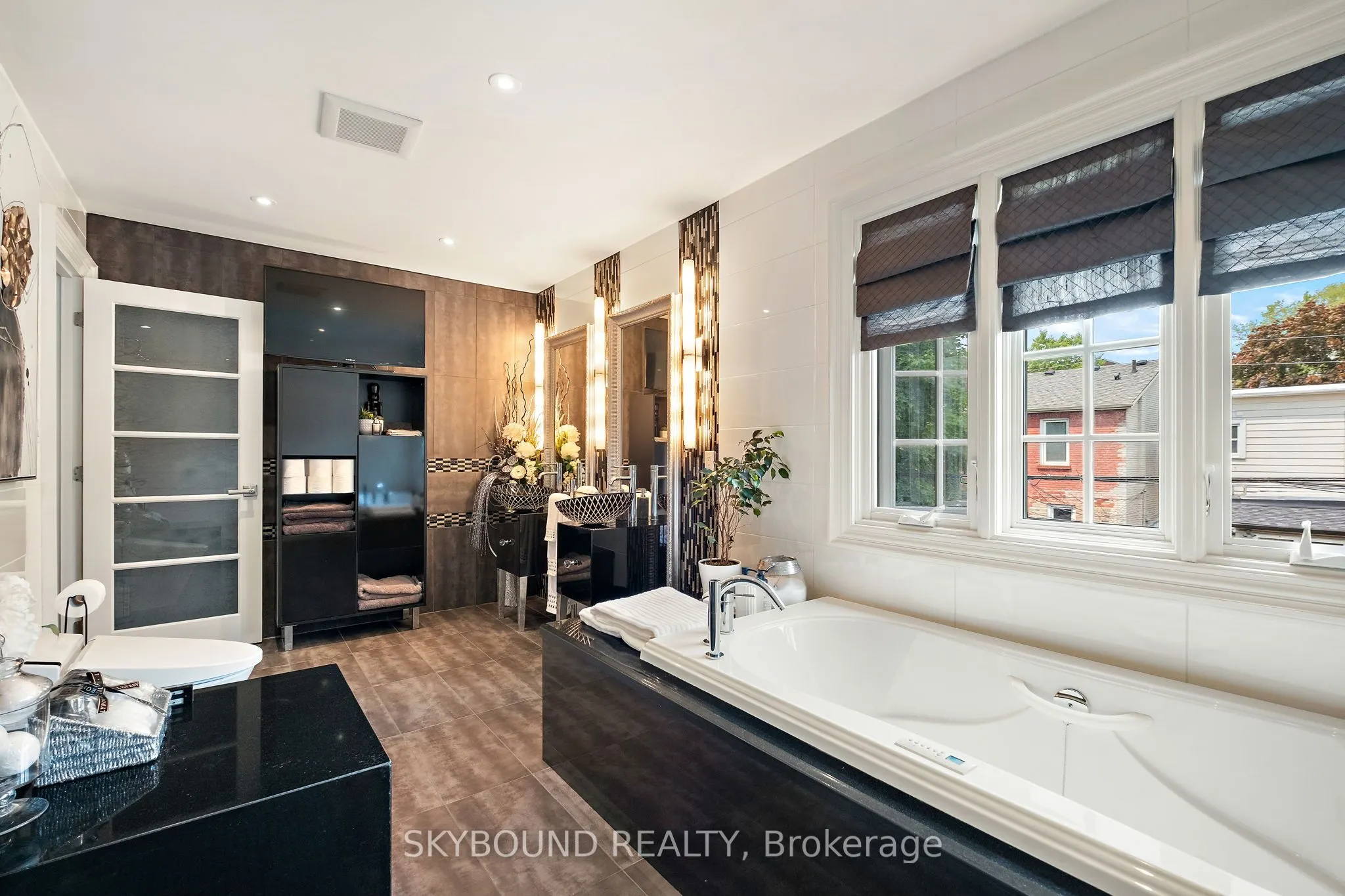 20 Fairview Boulevard