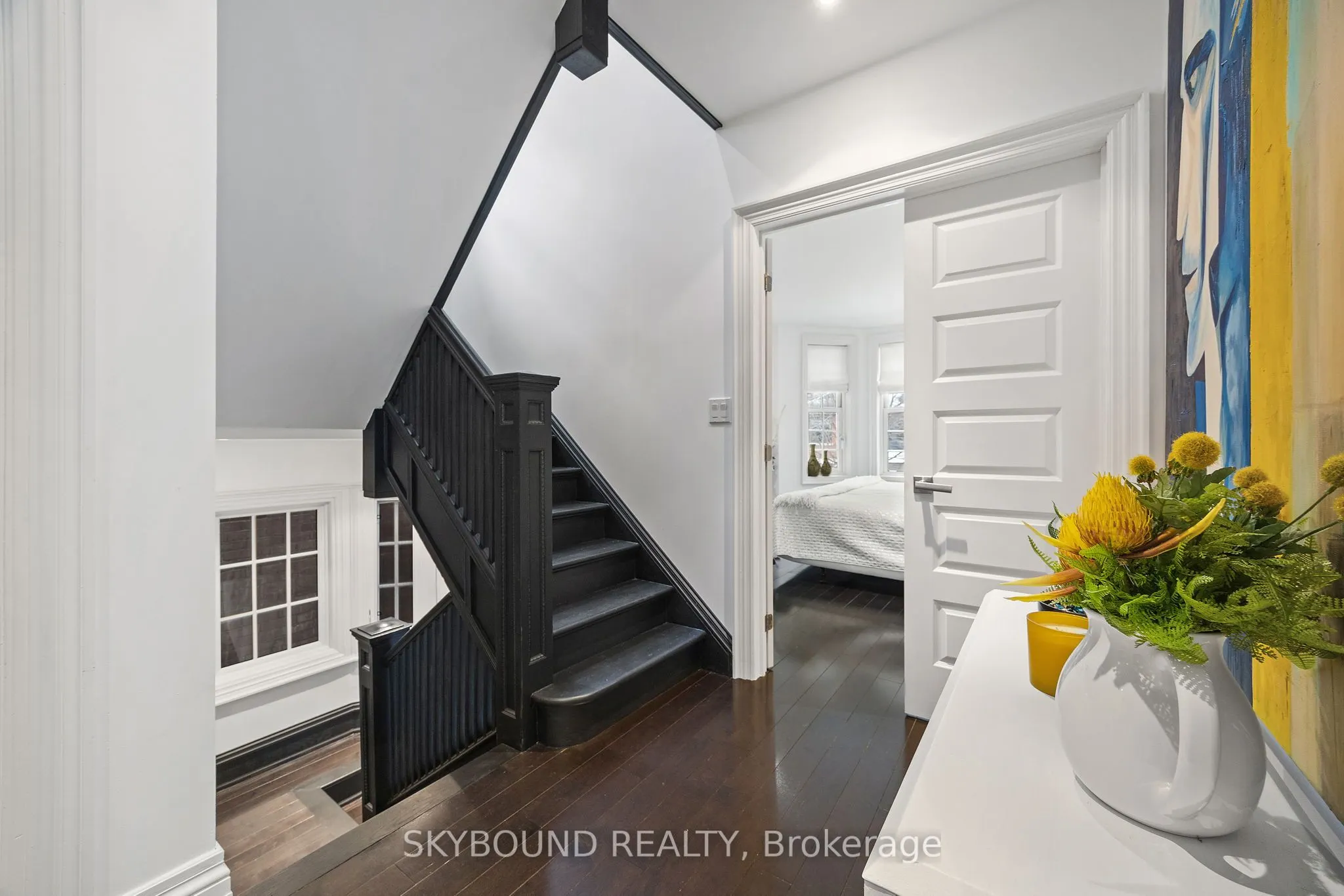 20 Fairview Boulevard