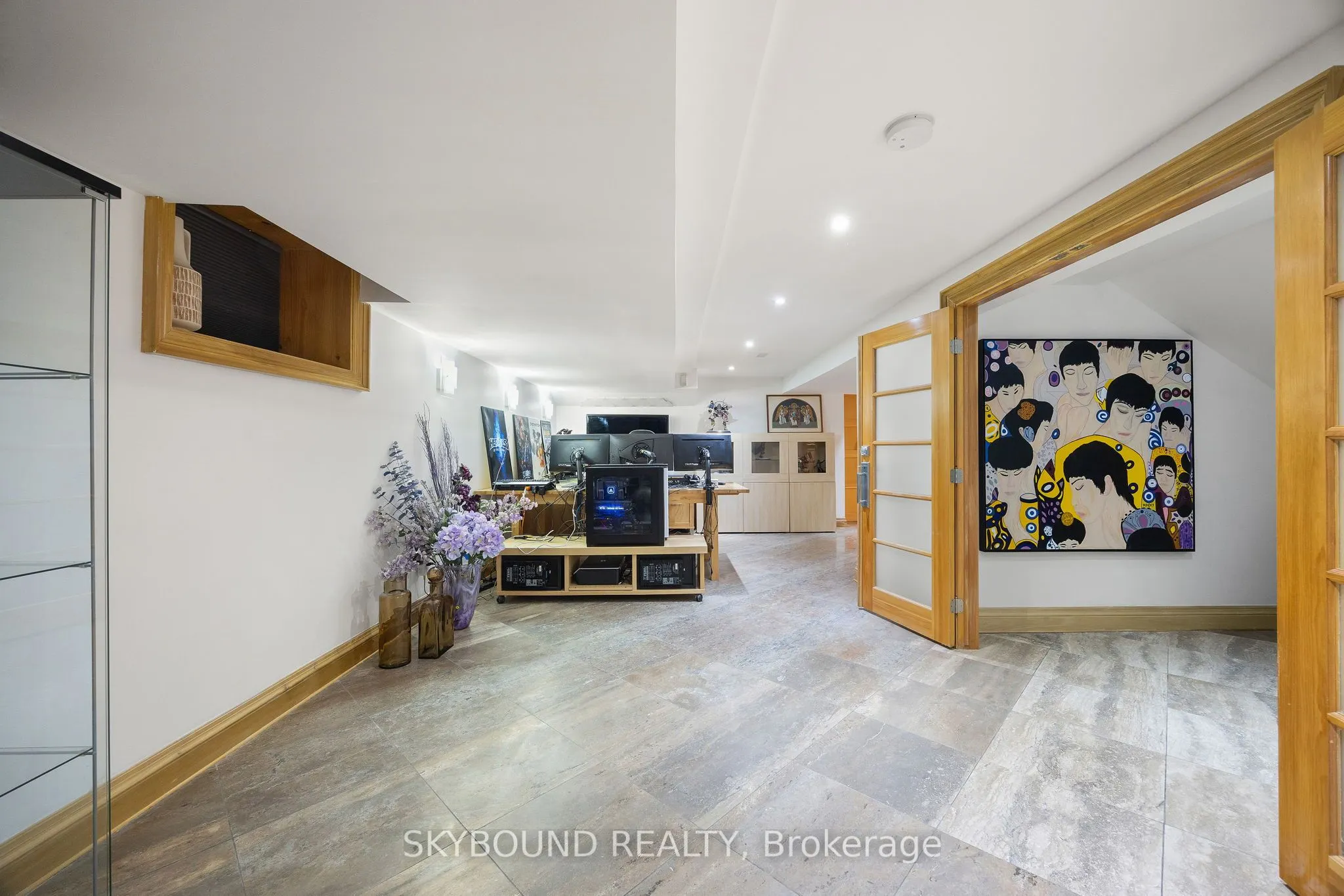 20 Fairview Boulevard