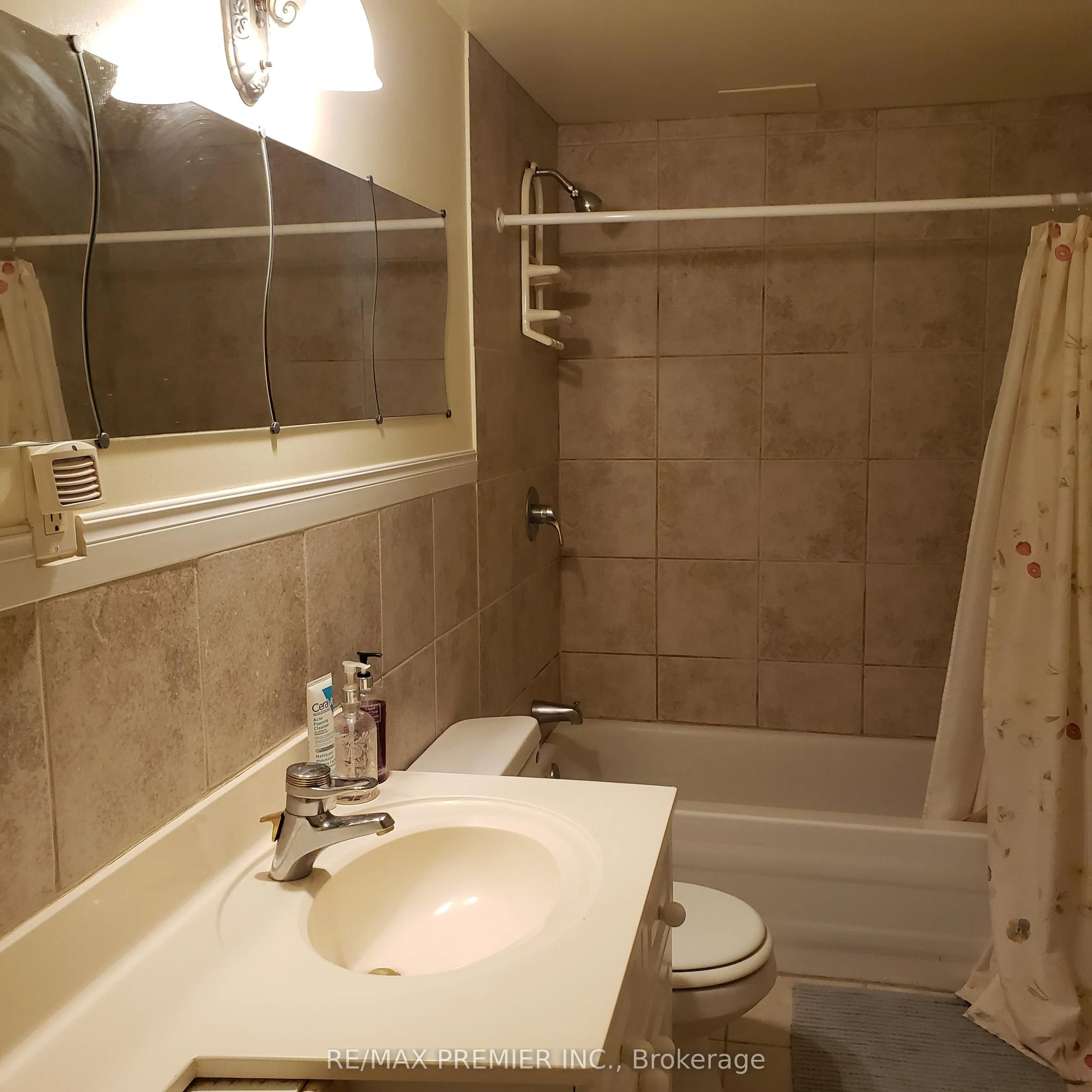 28 Rotary Drive, #Lower