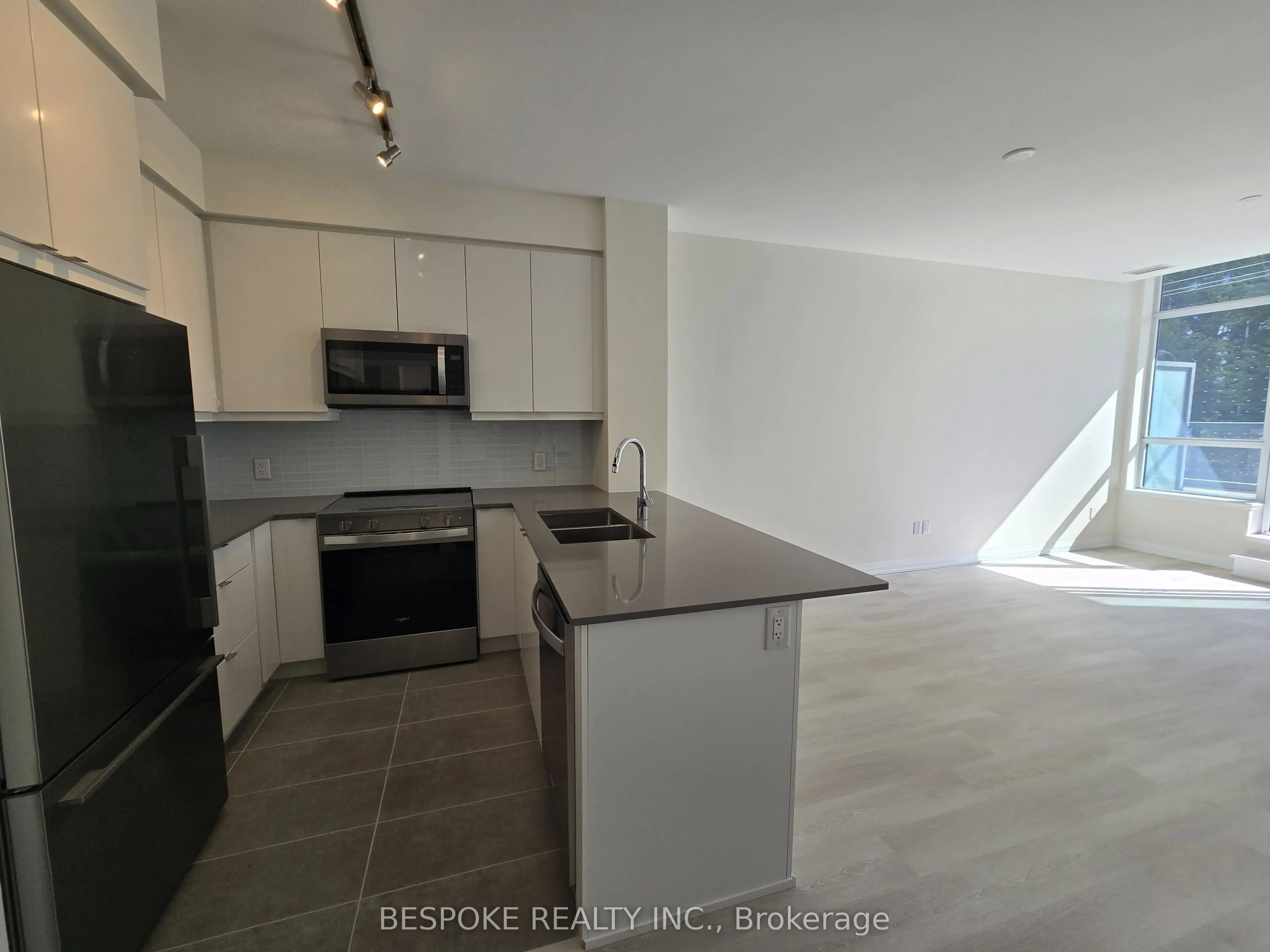 3260 Sheppard Avenue E, #207