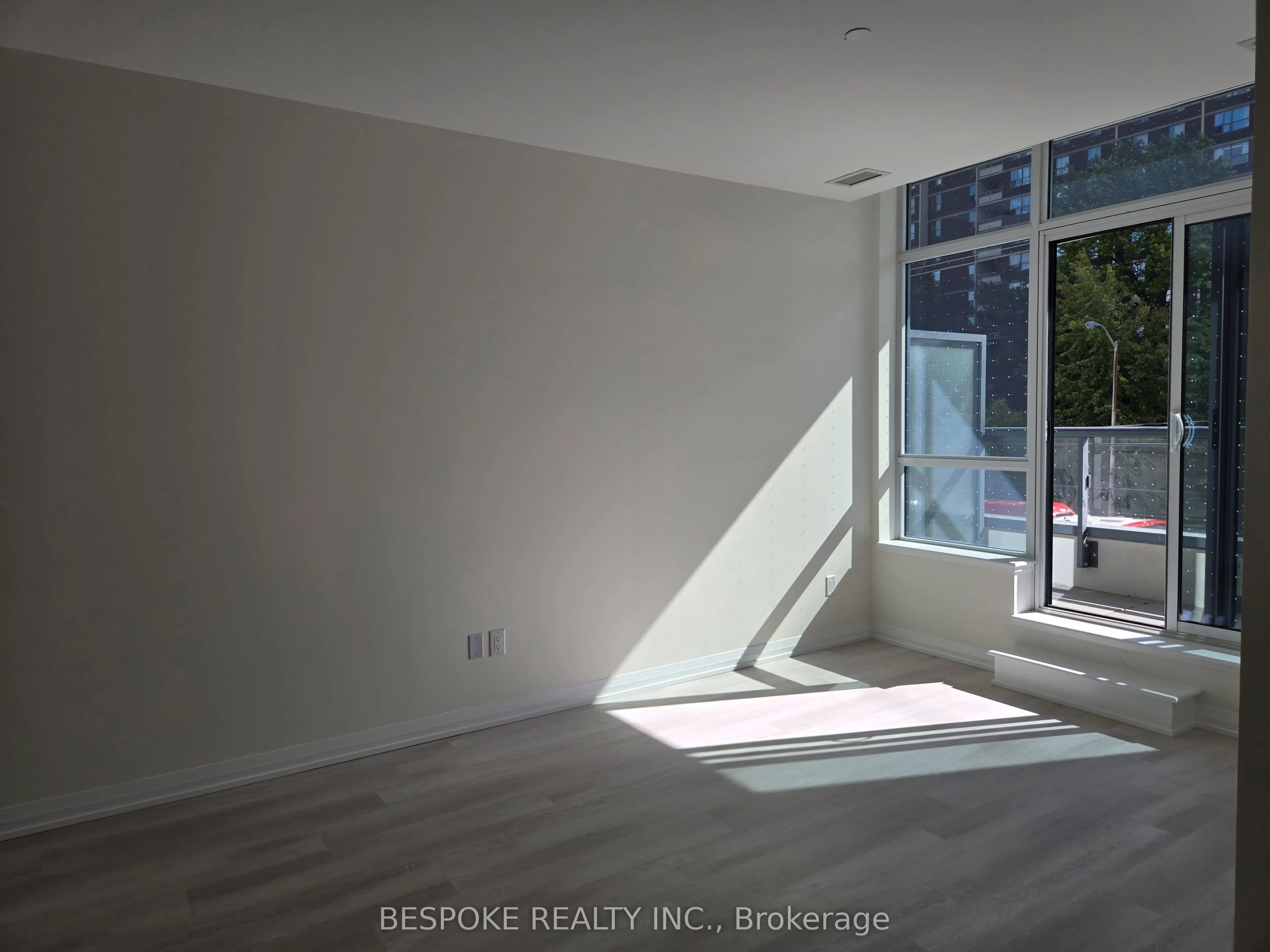 3260 Sheppard Avenue E, #207