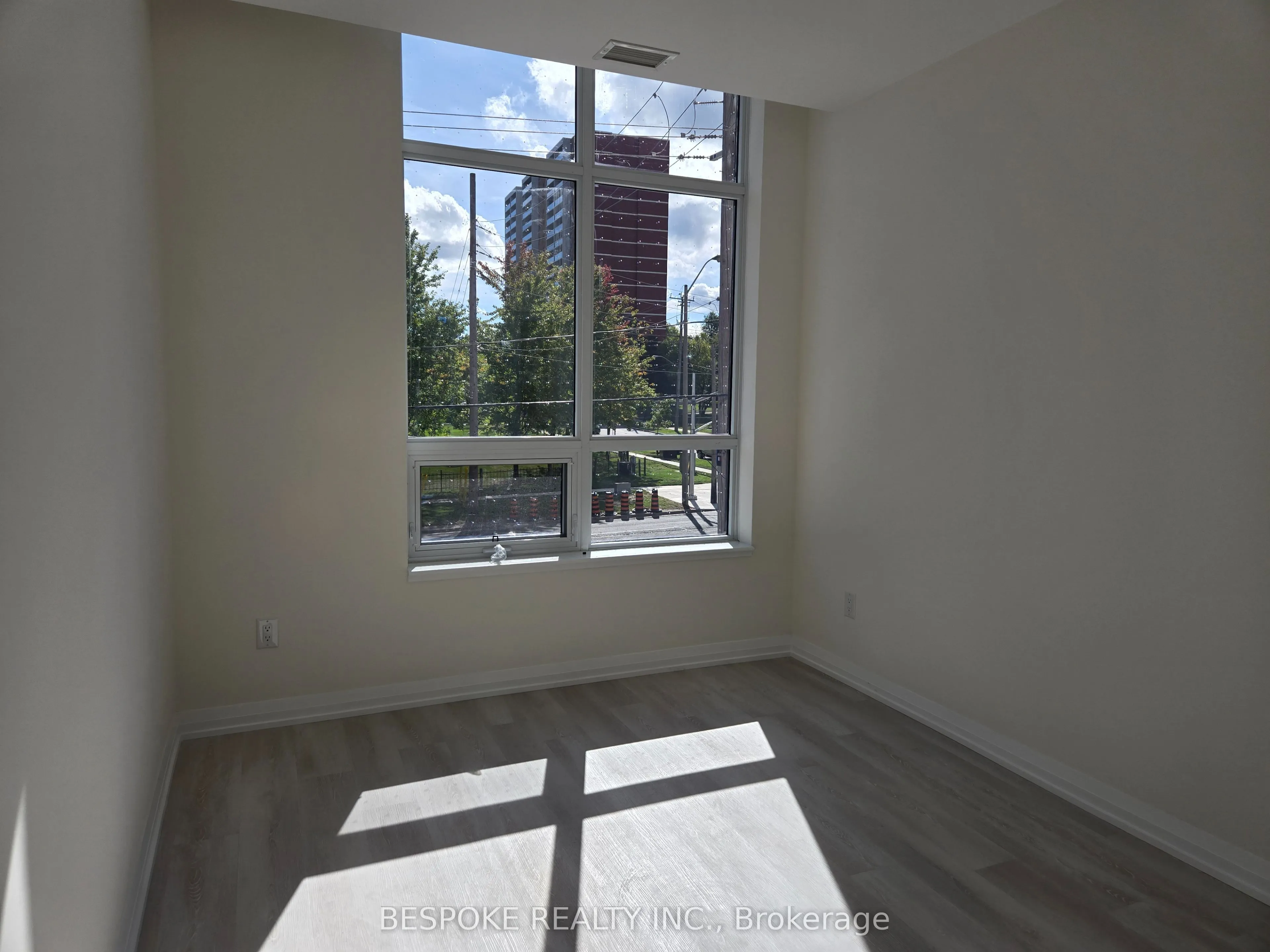 3260 Sheppard Avenue E, #207
