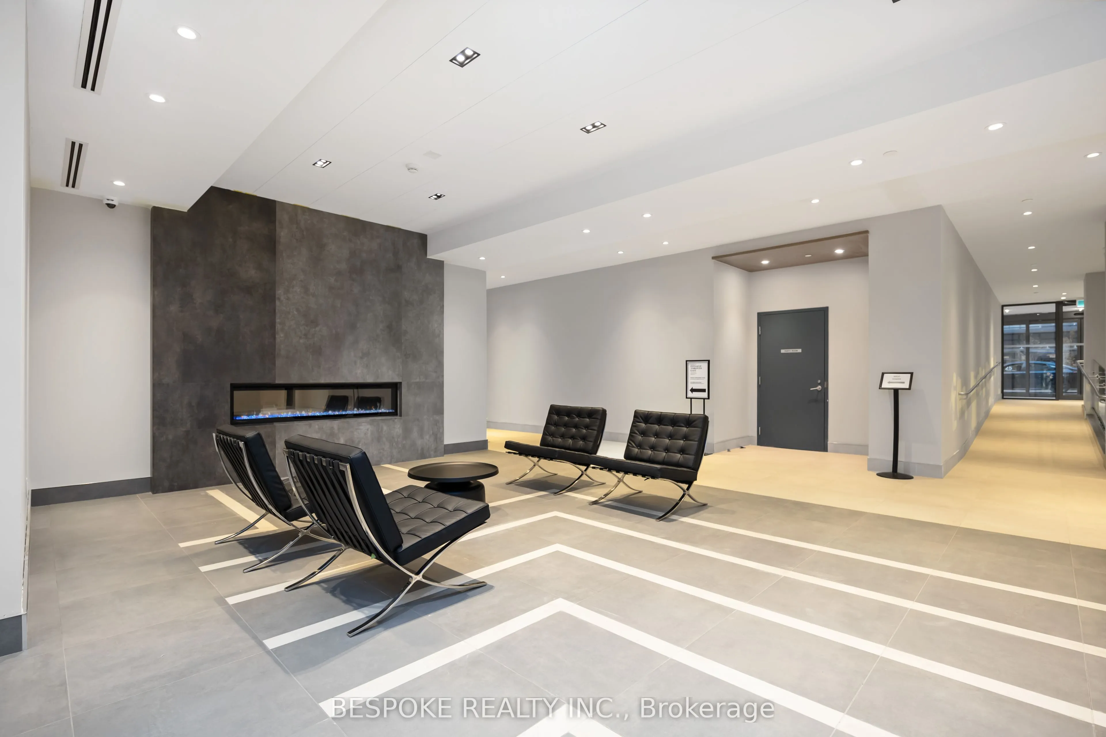 3260 Sheppard Avenue E, #1206