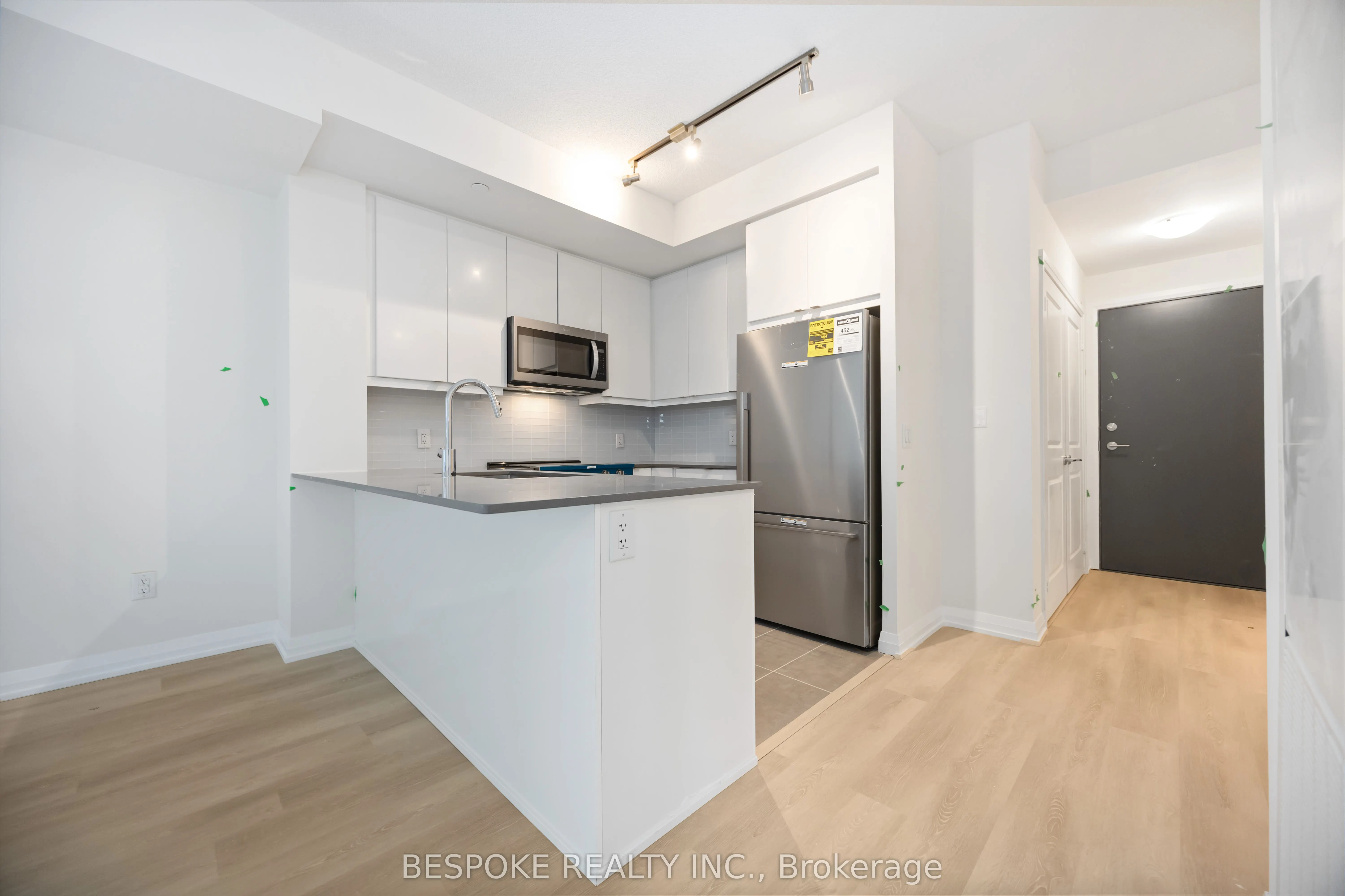 3260 Sheppard Avenue E, #1206