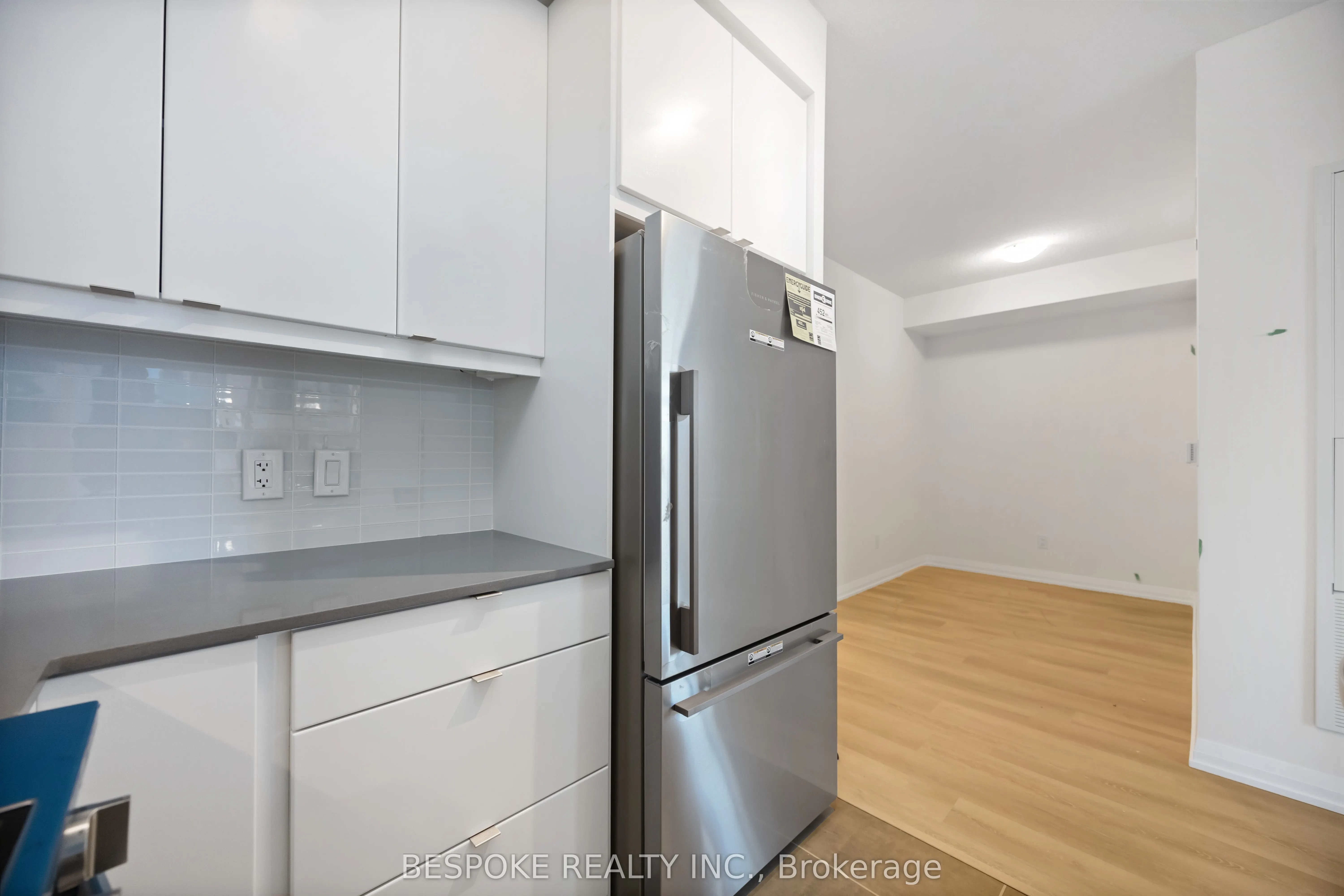 3260 Sheppard Avenue E, #1206