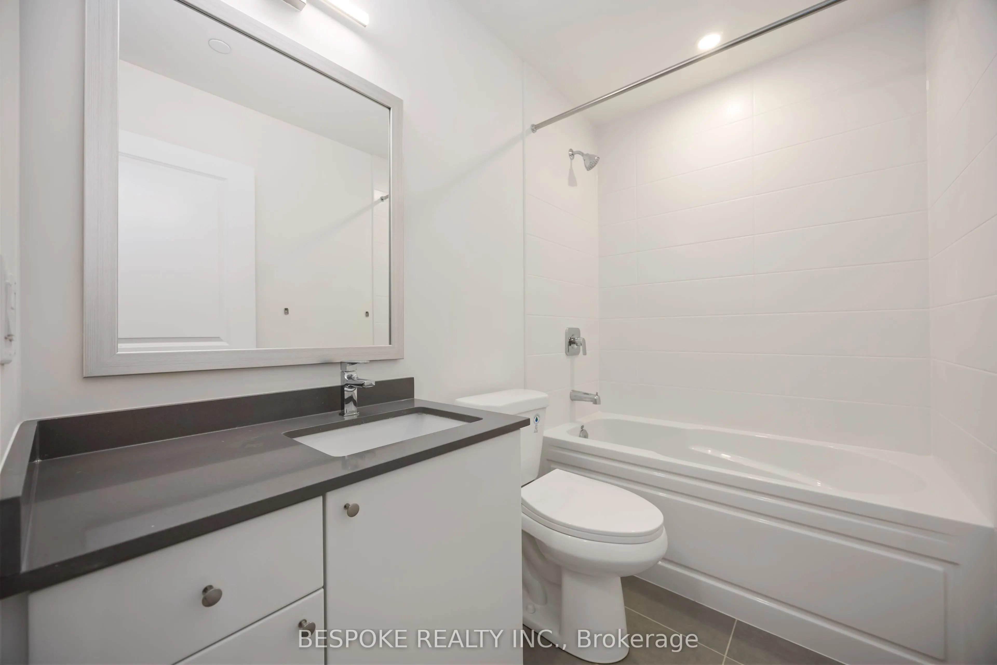 3260 Sheppard Avenue E, #1206