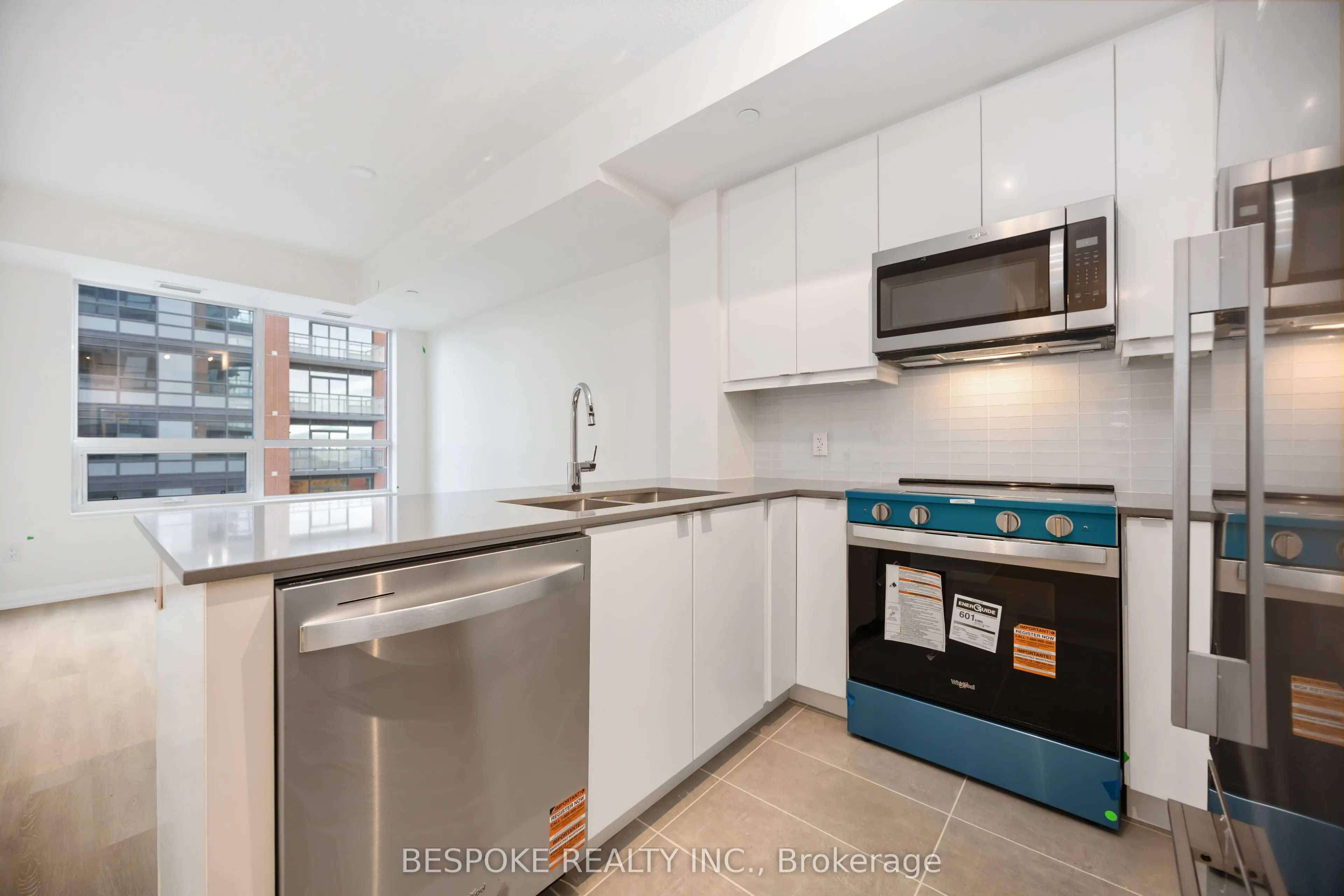 3260 Sheppard Avenue E, #1206