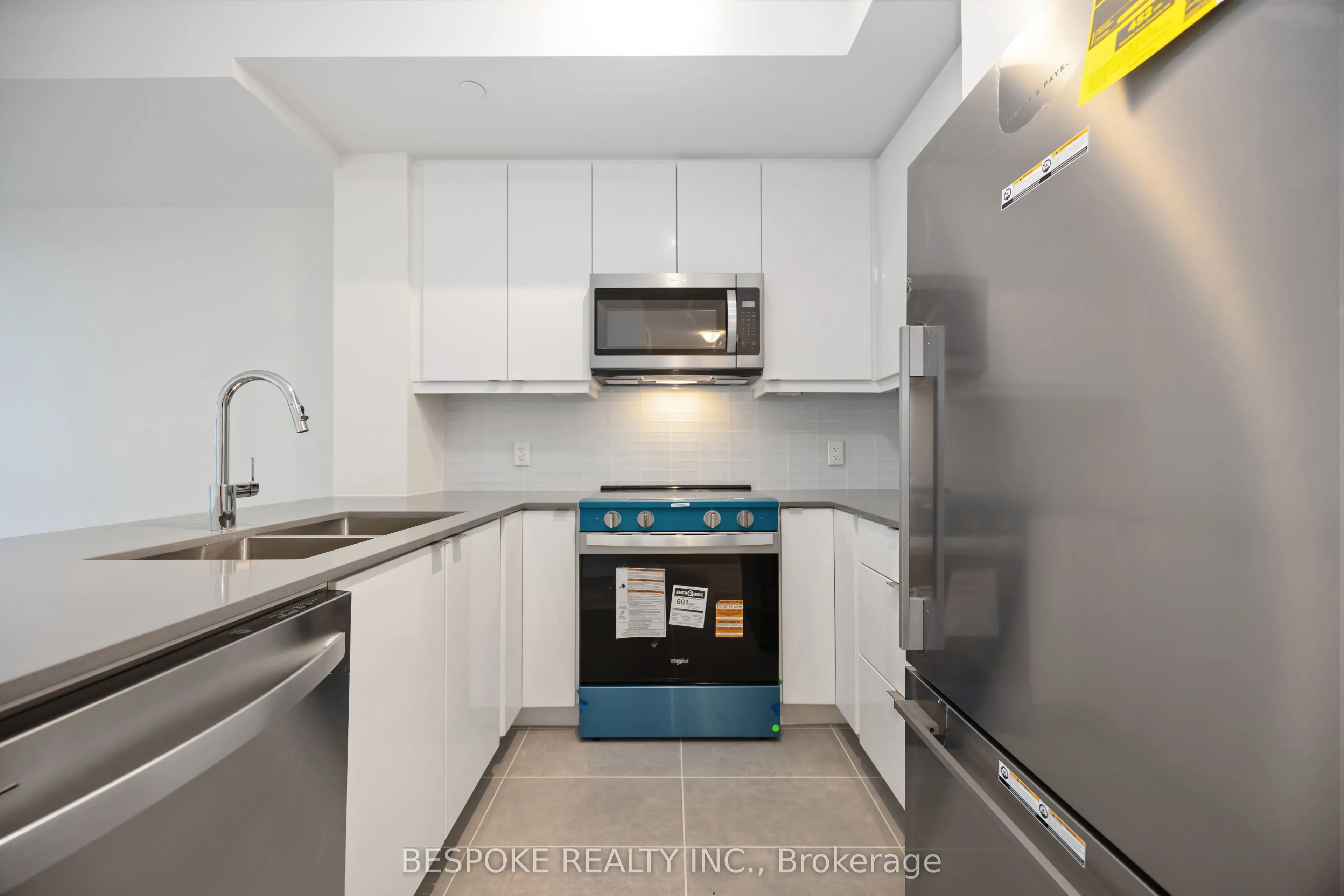 3260 Sheppard Avenue E, #1206