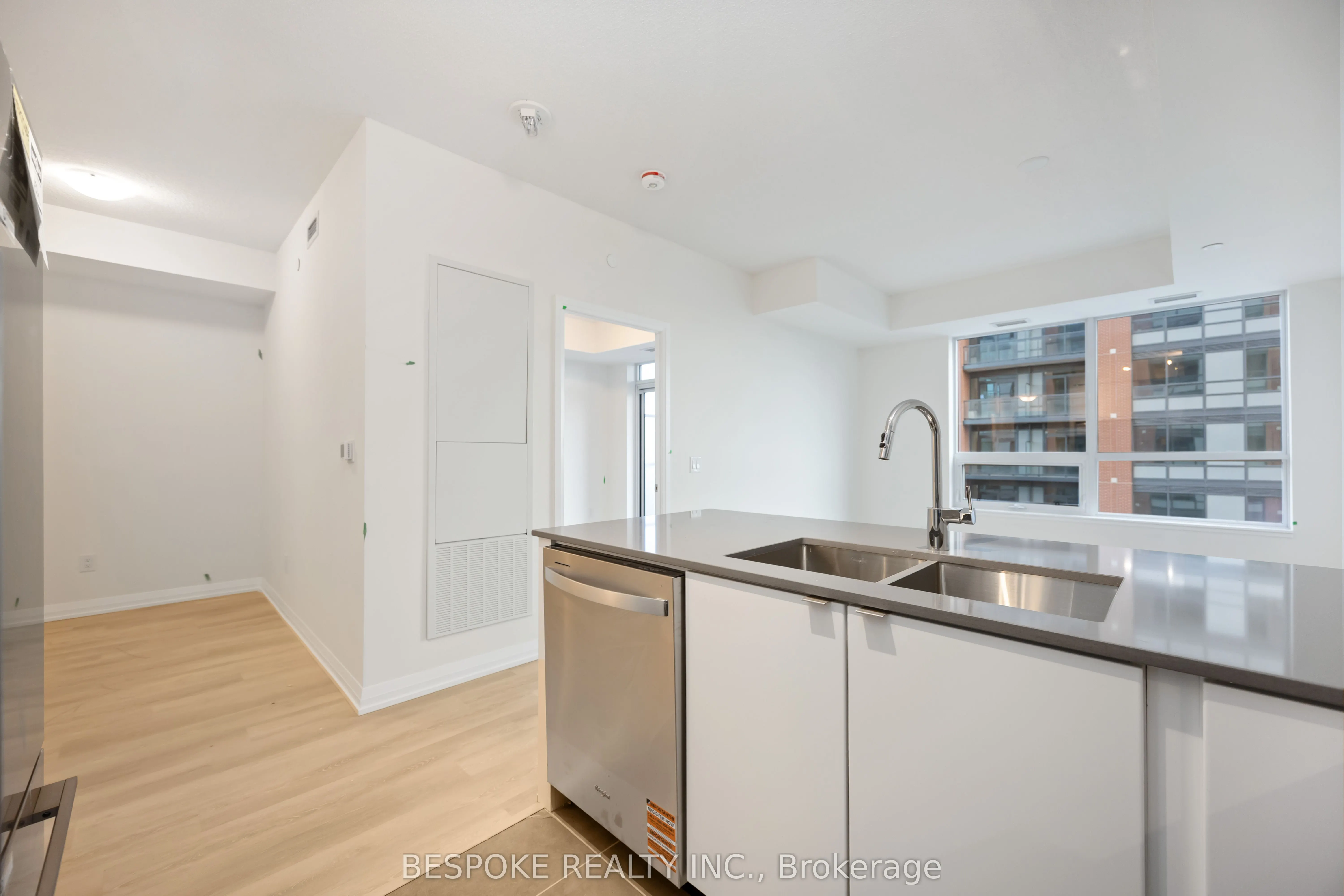 3260 Sheppard Avenue E, #1206