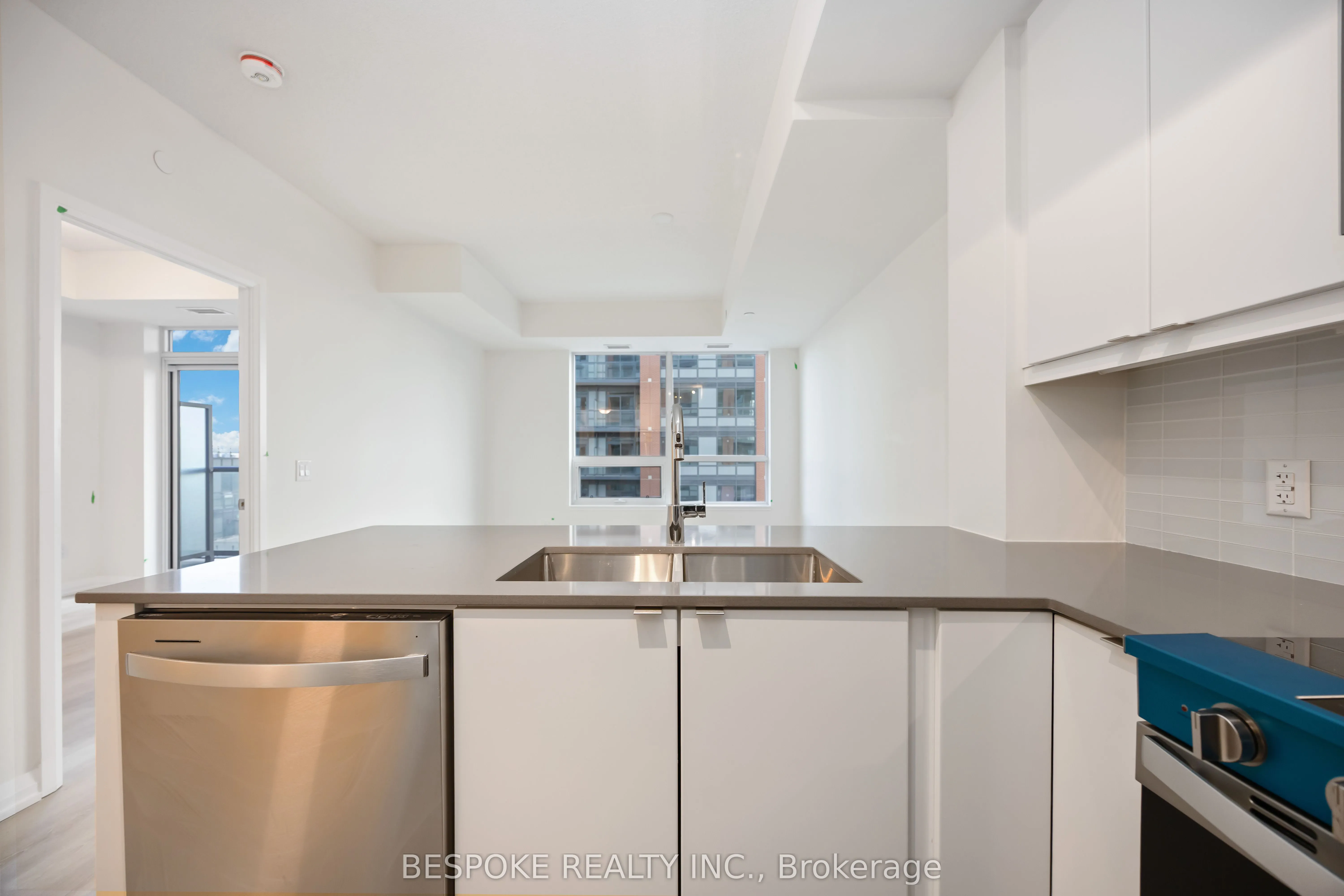 3260 Sheppard Avenue E, #1206
