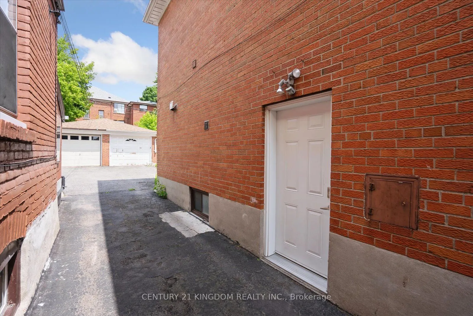 37 Robinson Avenue, #Lower