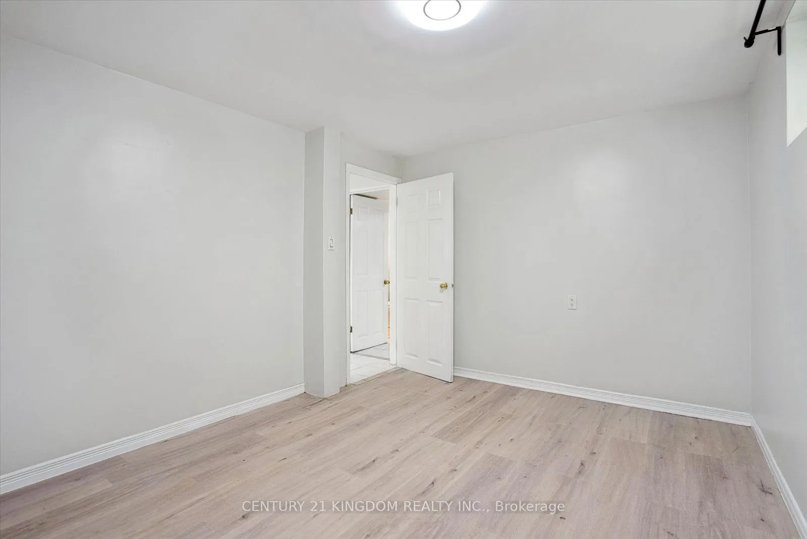 37 Robinson Avenue, #Lower