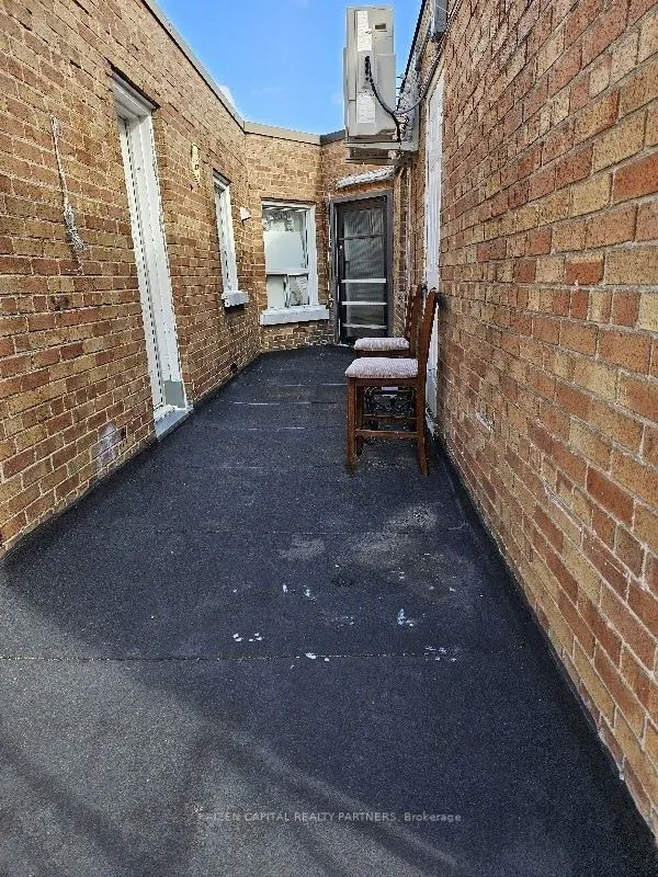 2637 Eglinton Avenue E