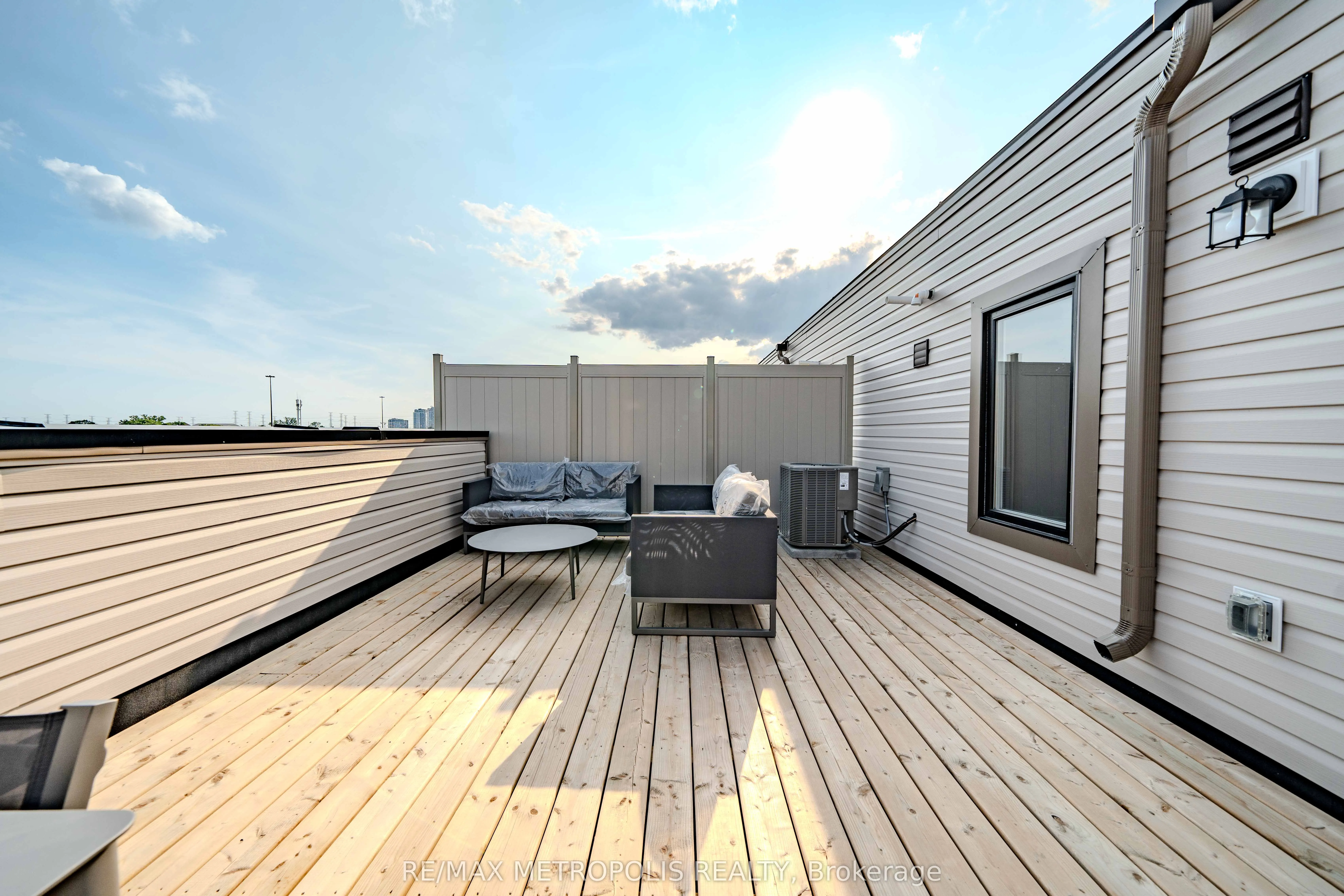 1865 Pickering Parkway, #606