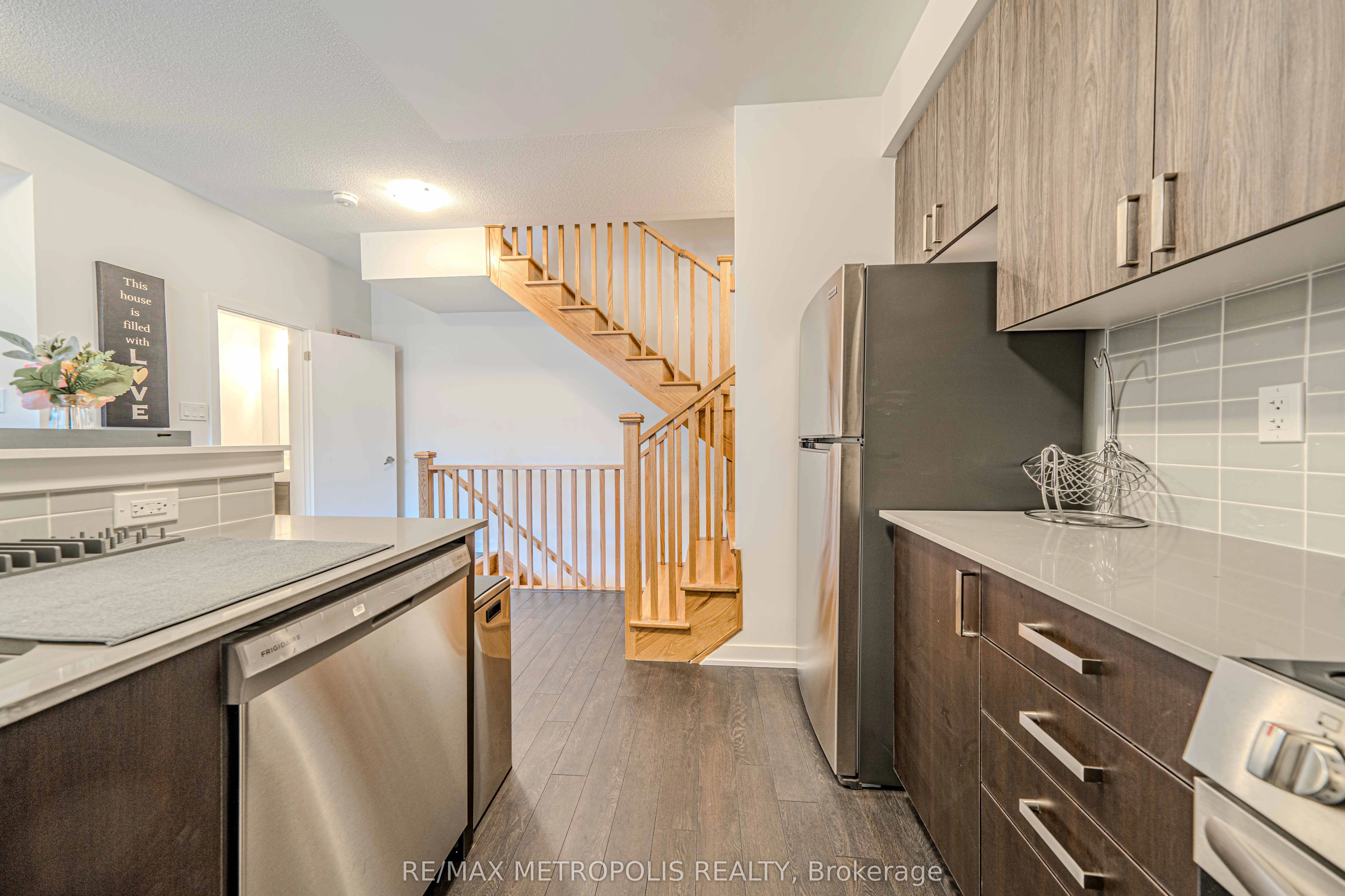 1865 Pickering Parkway, #606