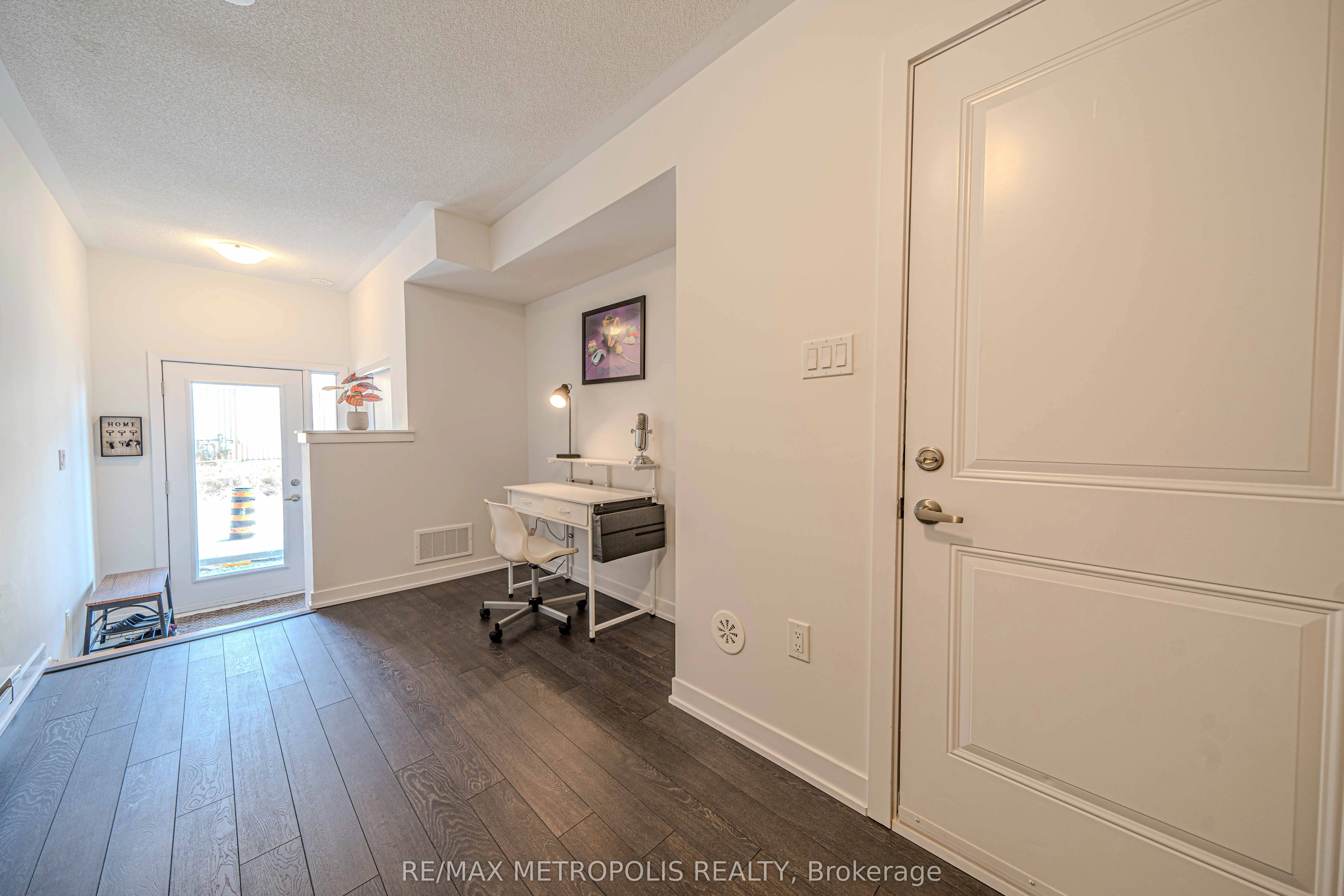 1865 Pickering Parkway, #606