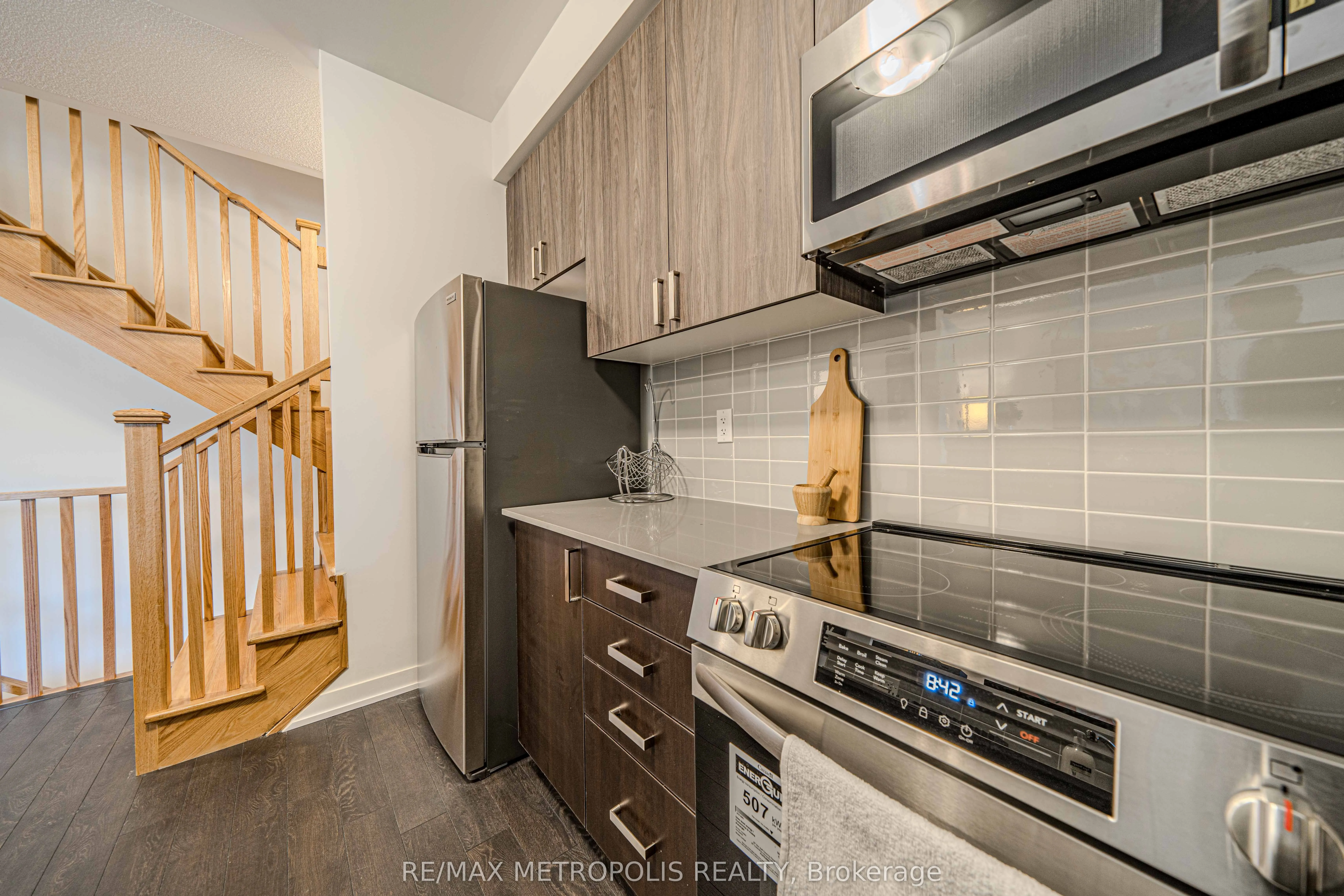 1865 Pickering Parkway, #606