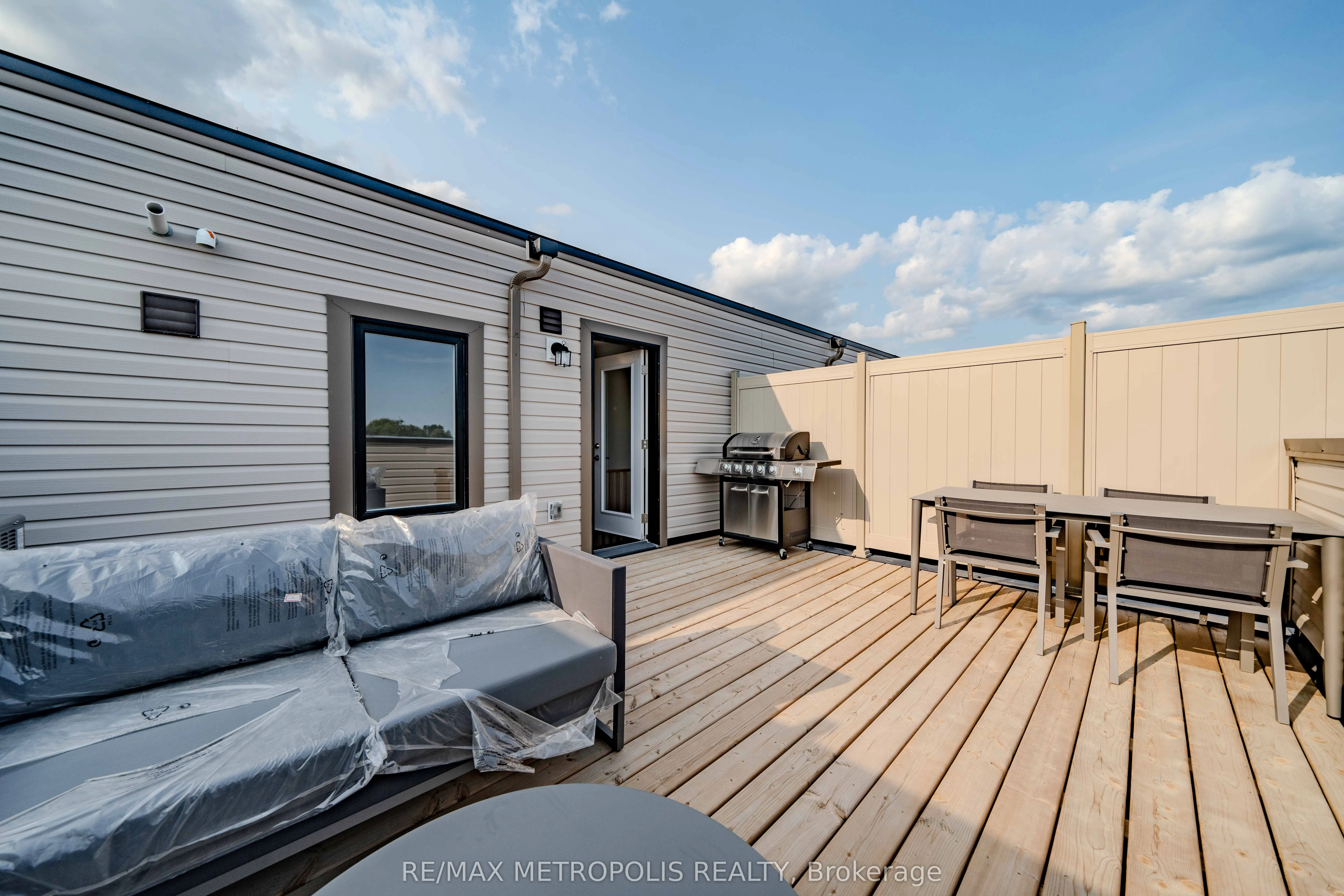 1865 Pickering Parkway, #606