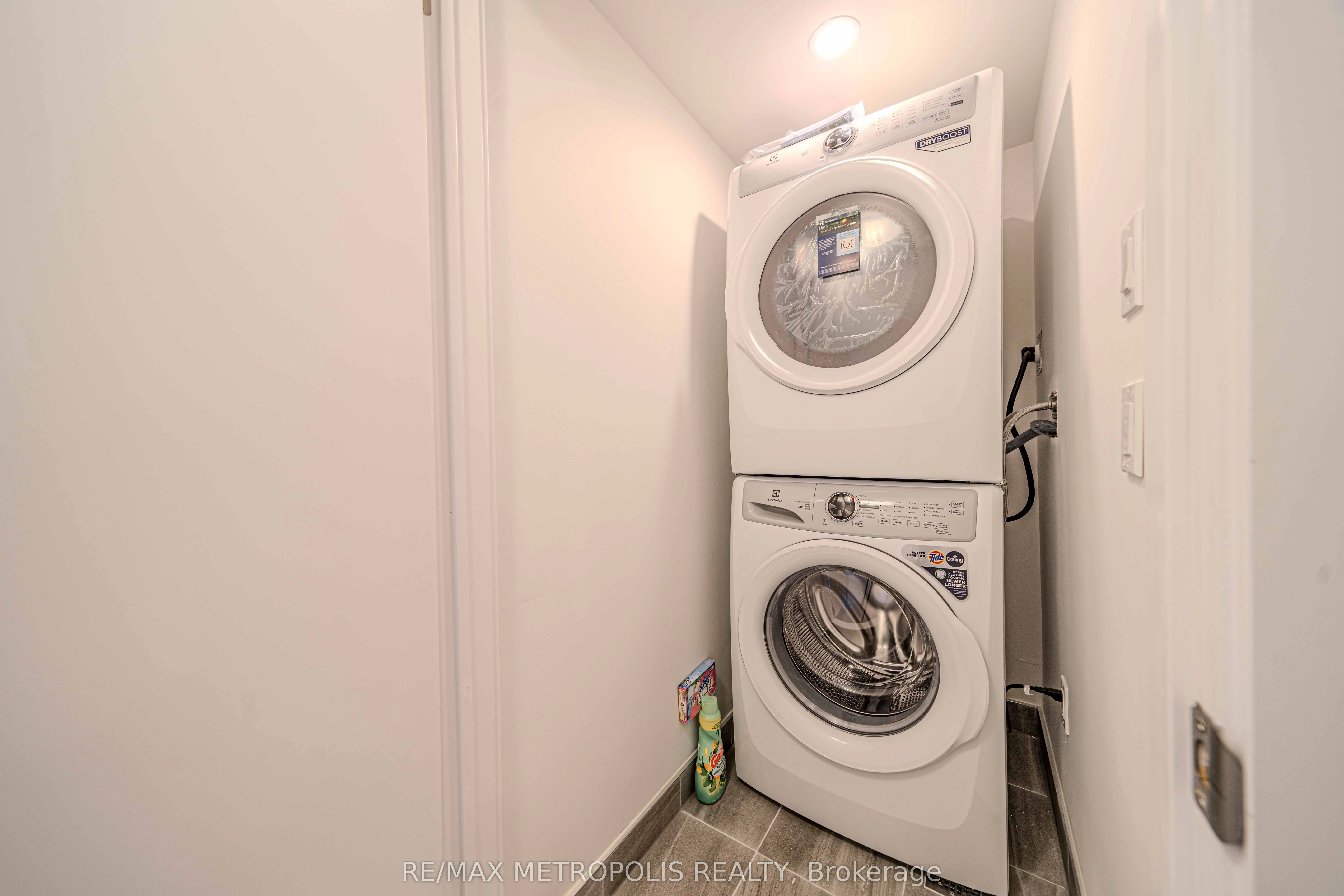 1865 Pickering Parkway, #606