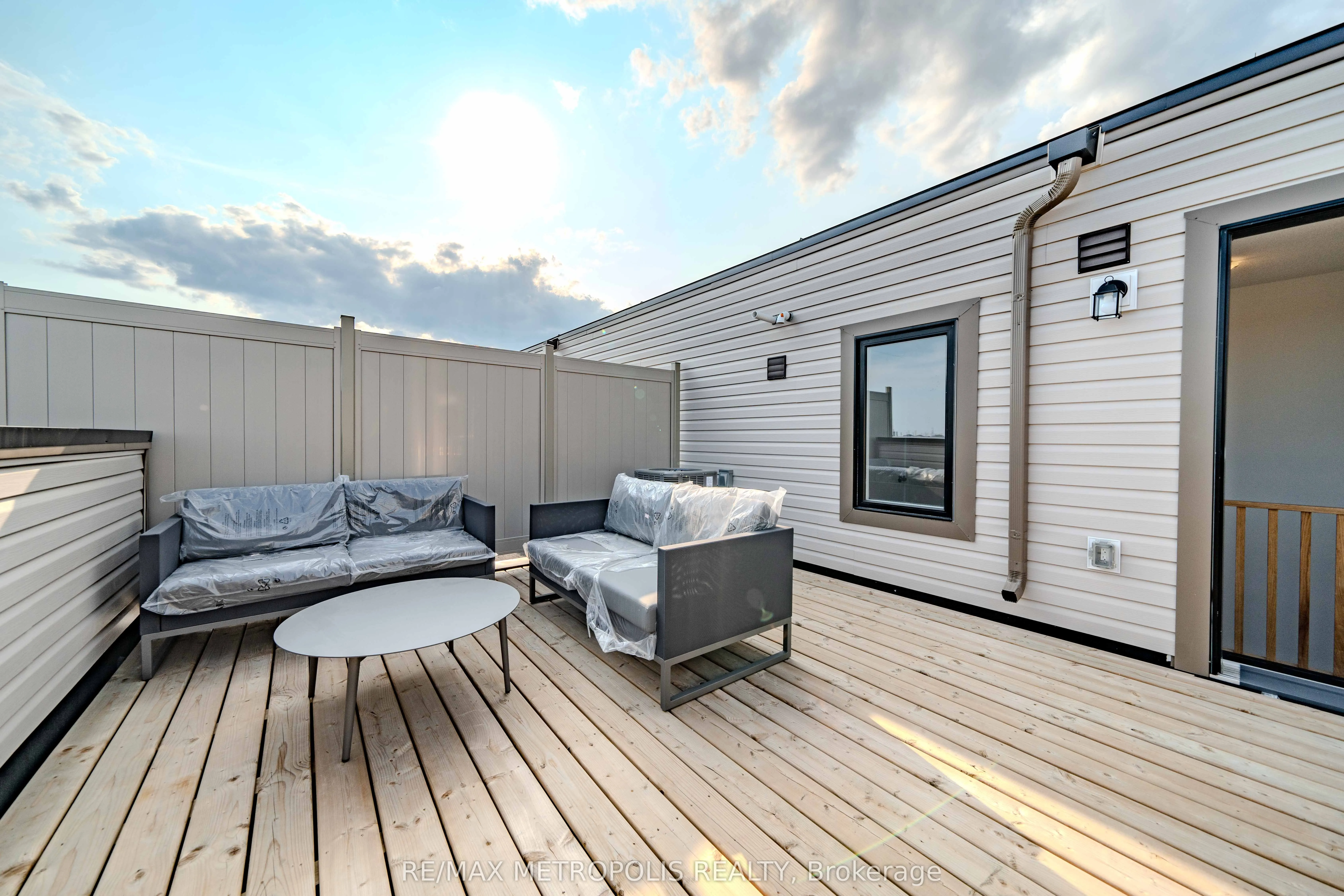 1865 Pickering Parkway, #606