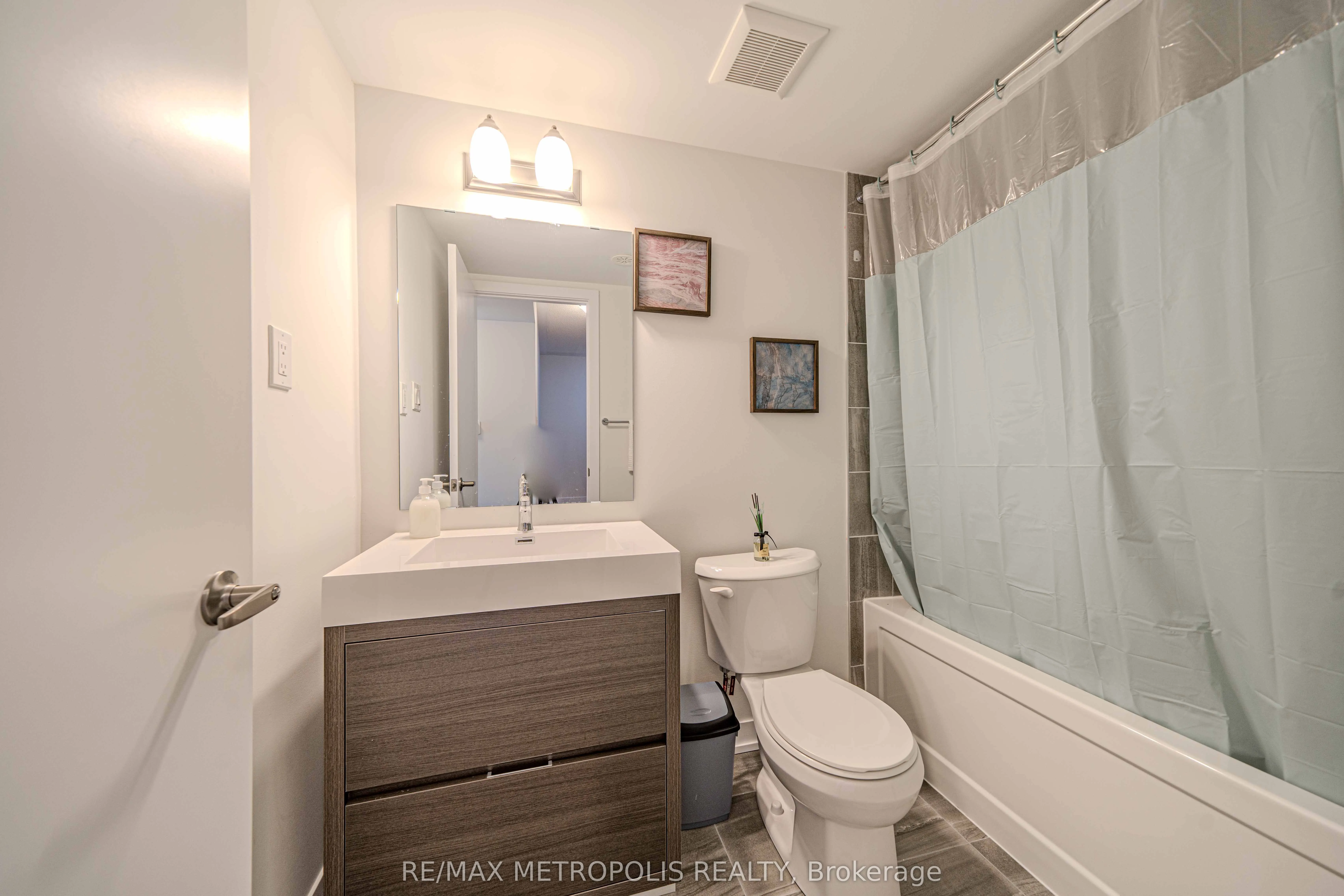 1865 Pickering Parkway, #606