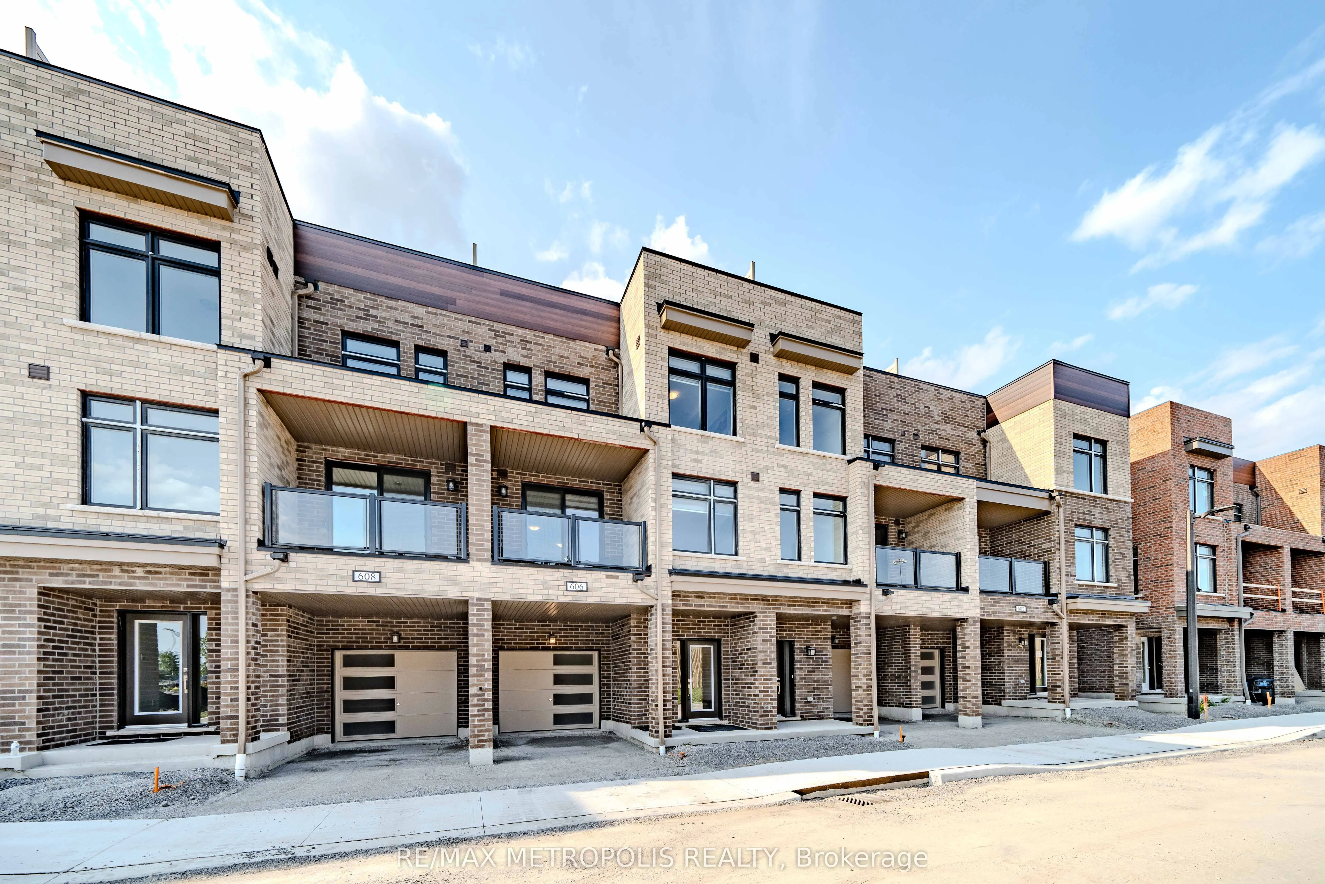 1865 Pickering Parkway, #606