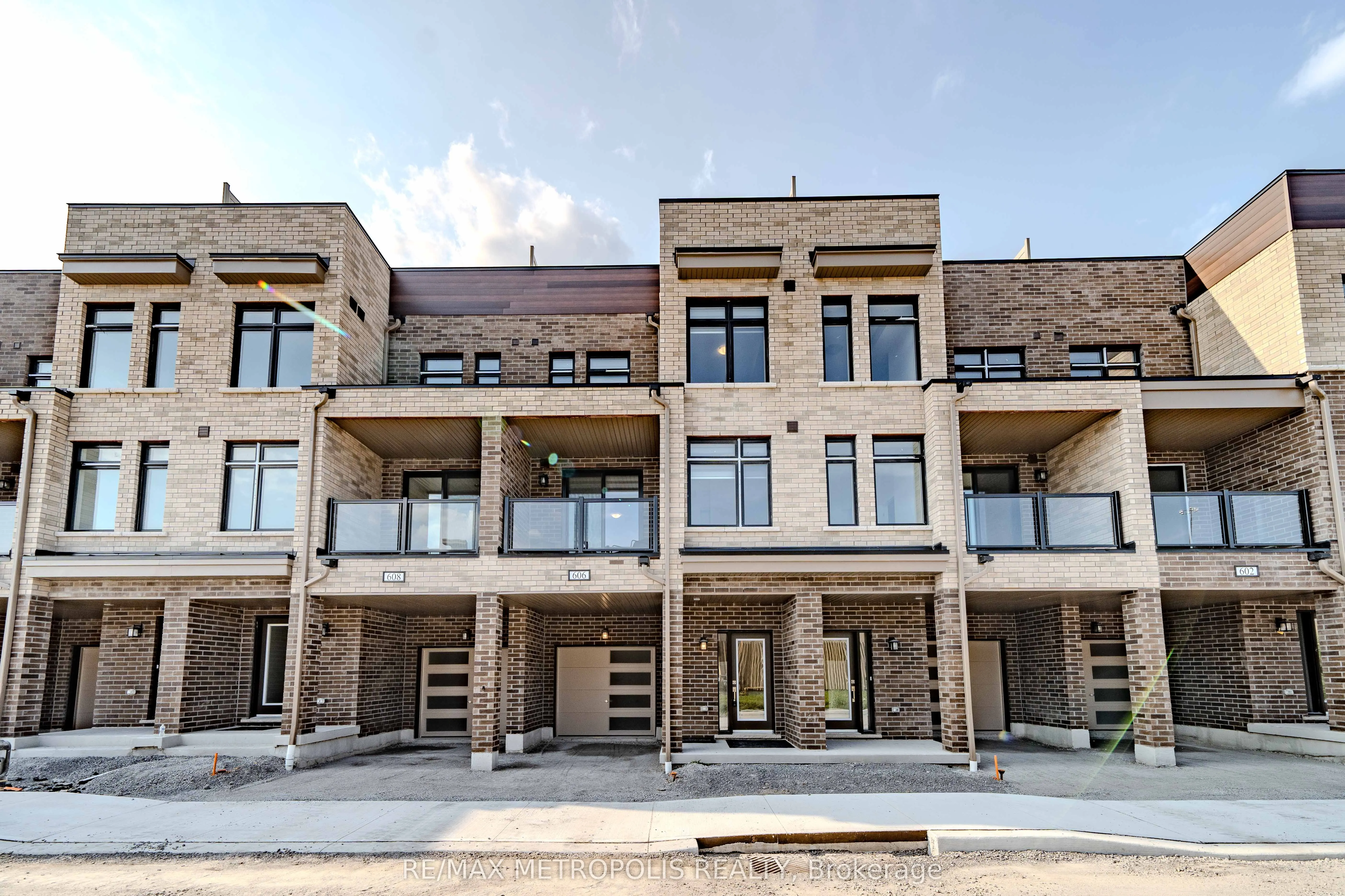 1865 Pickering Parkway, #606