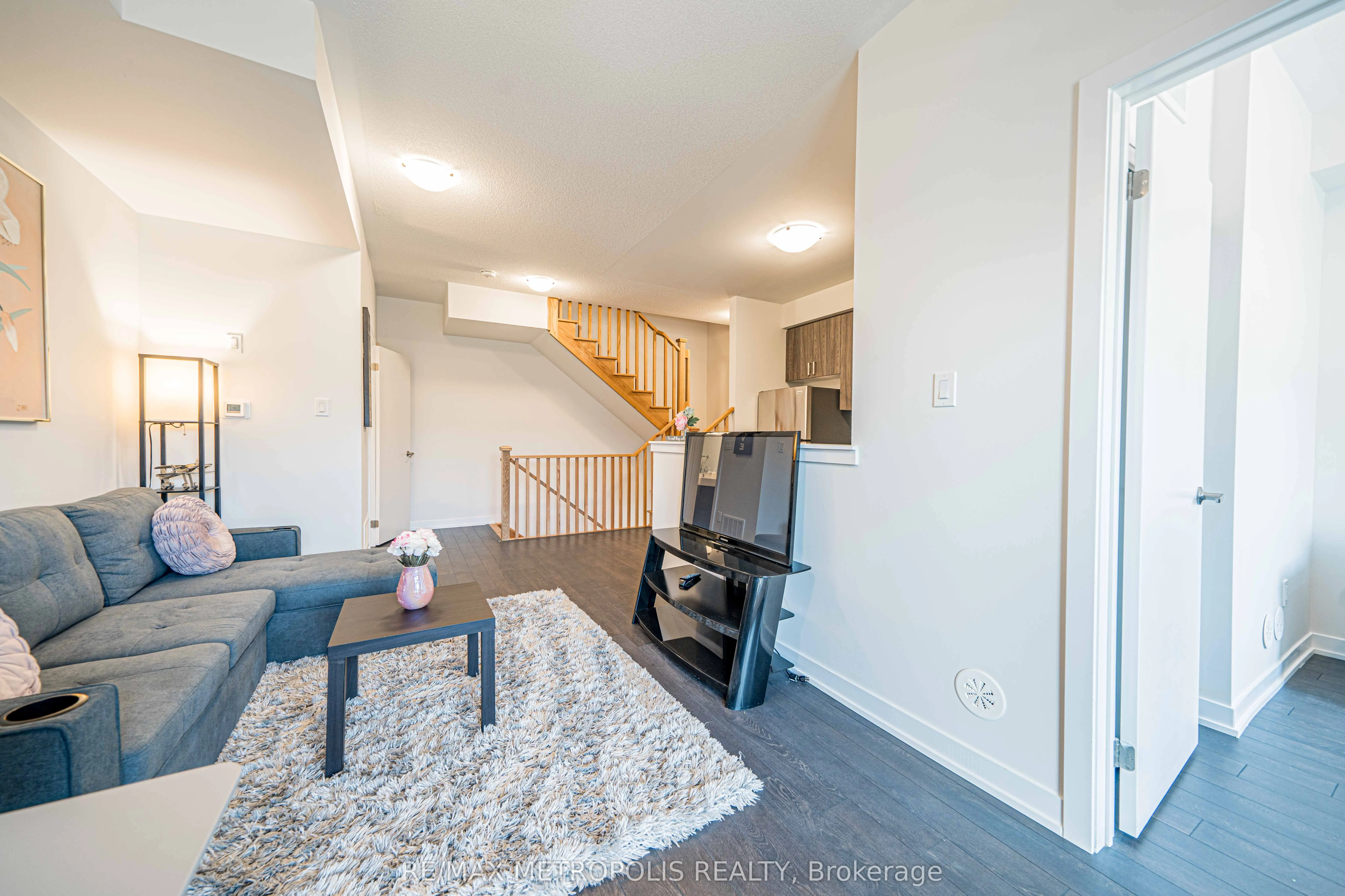 1865 Pickering Parkway, #606