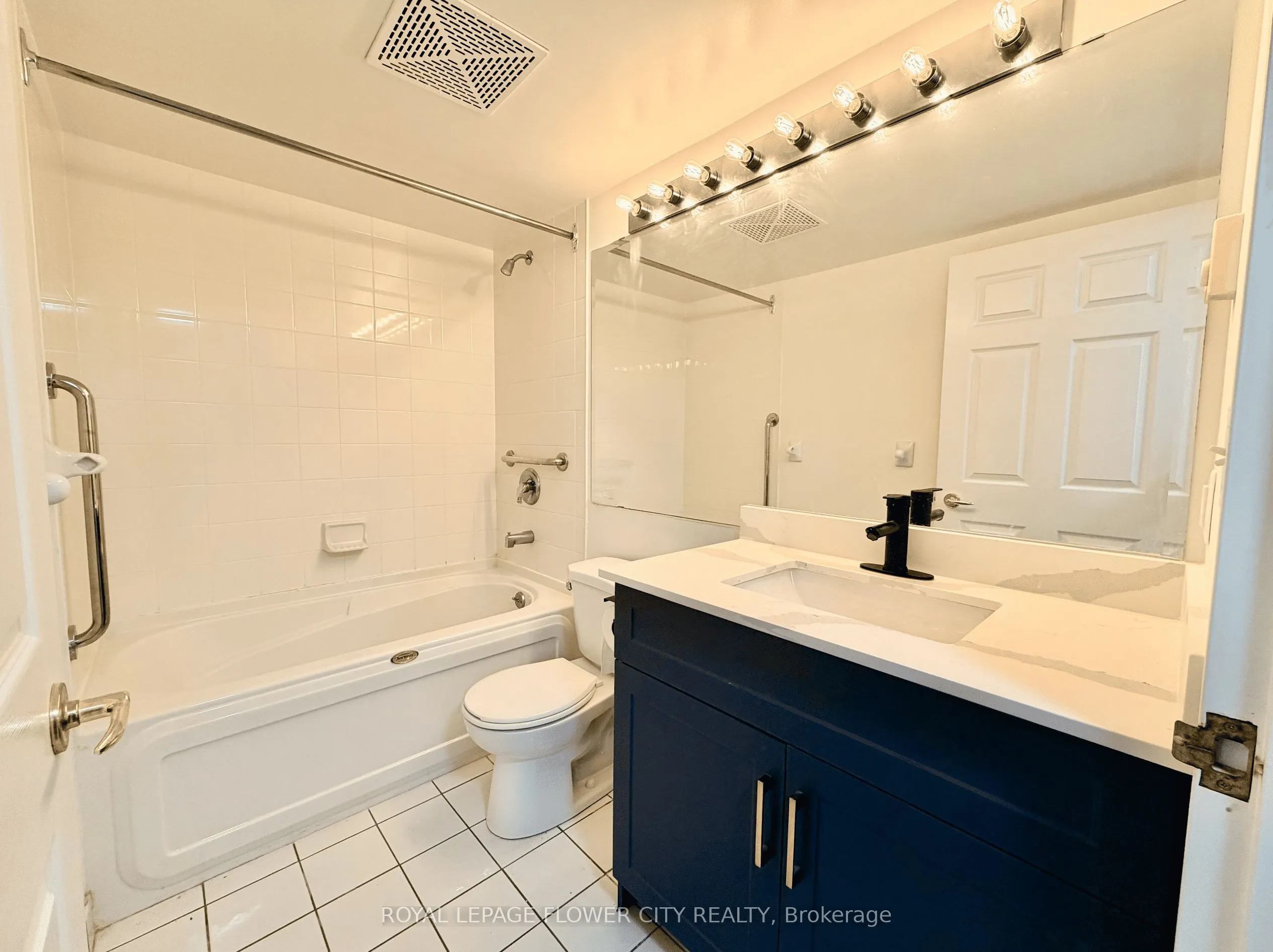 11 Lee Centre Drive, #2303