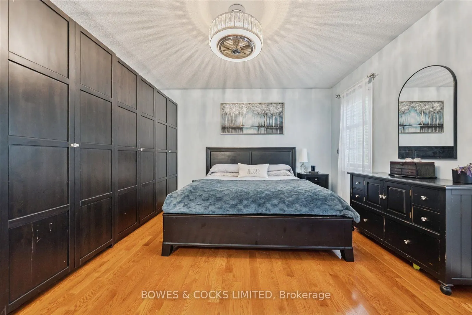 4588 Paynes Crescent