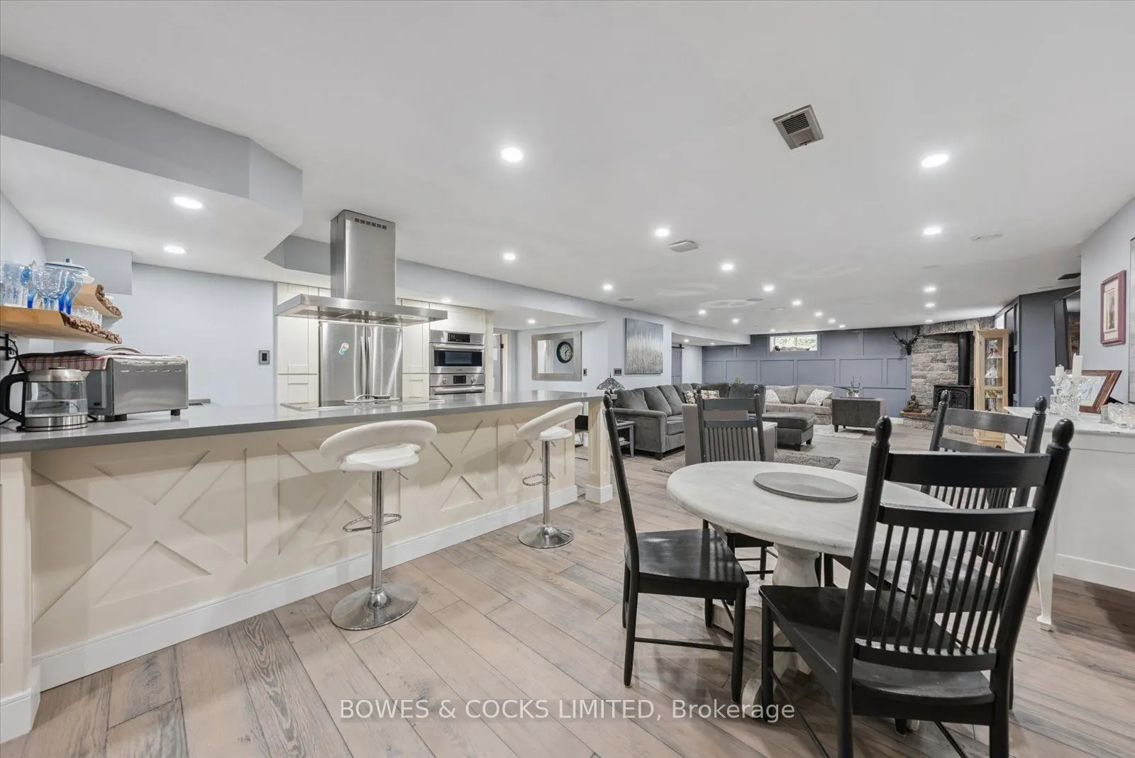 4588 Paynes Crescent