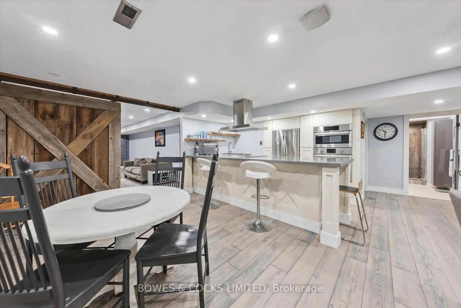 4588 Paynes Crescent