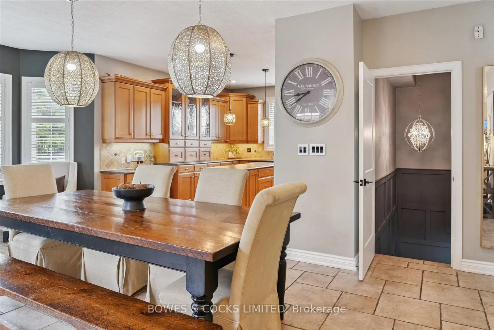 4588 Paynes Crescent