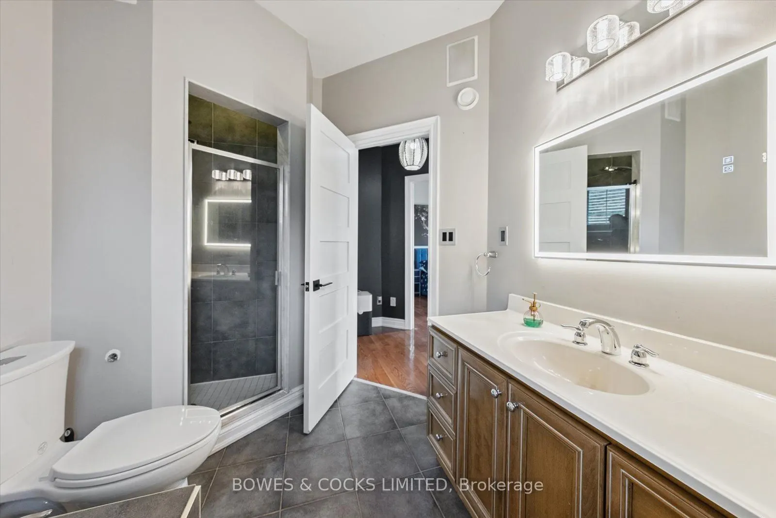 4588 Paynes Crescent