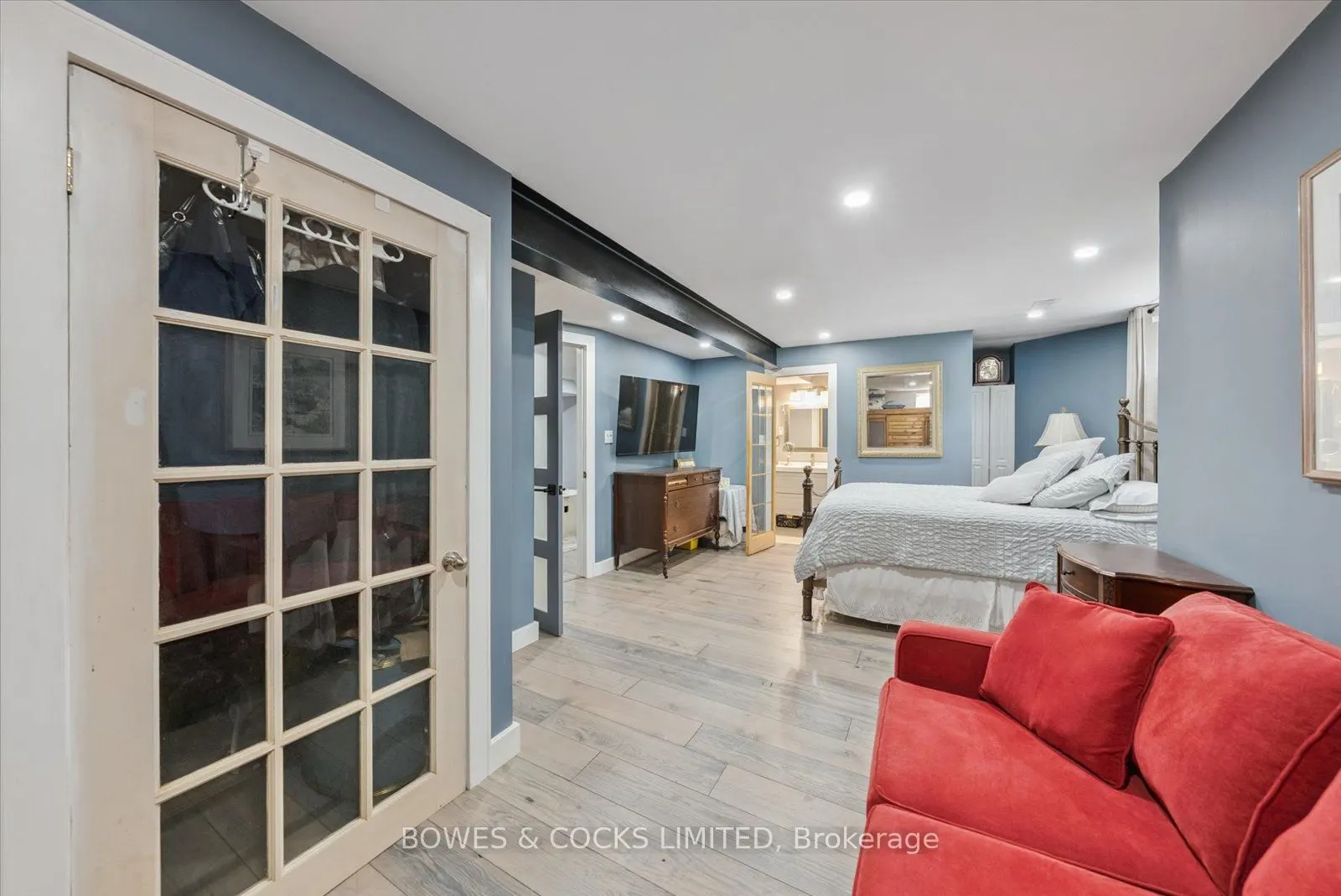 4588 Paynes Crescent