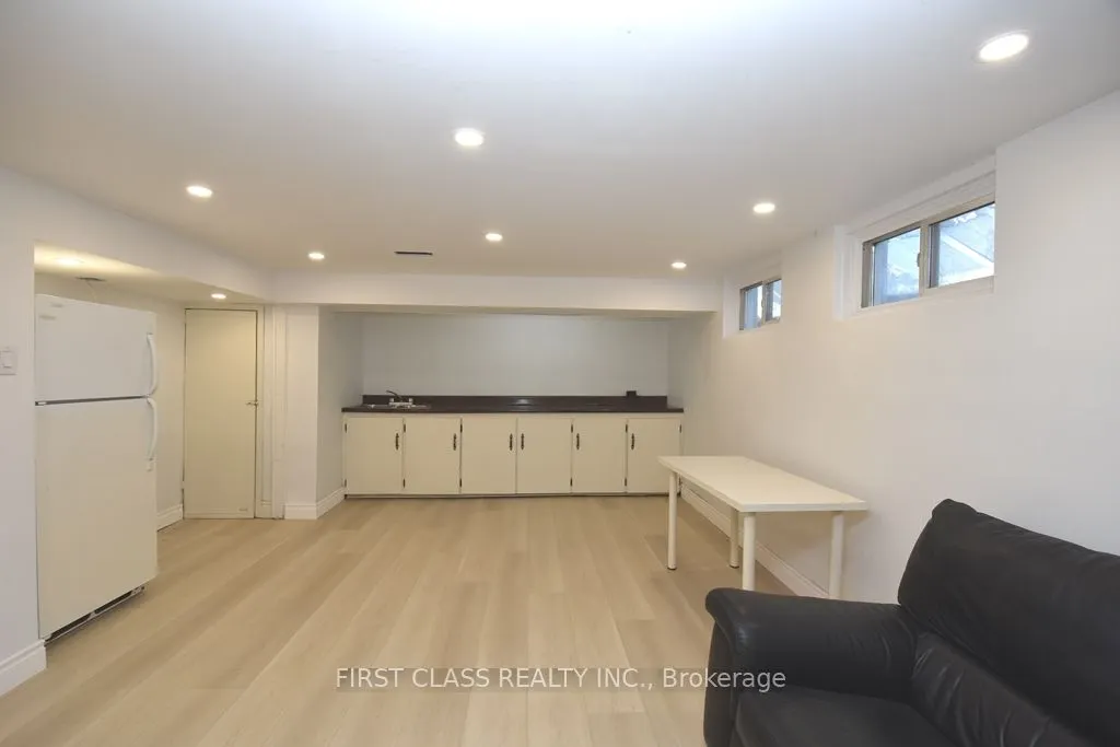 152 Eastmount Street