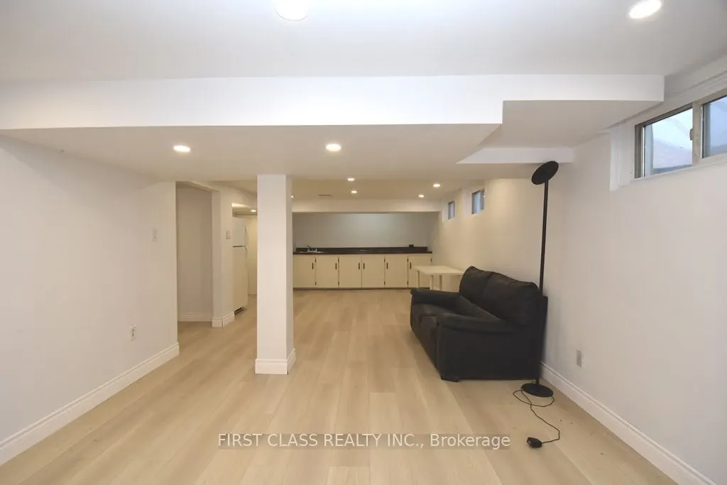 152 Eastmount Street