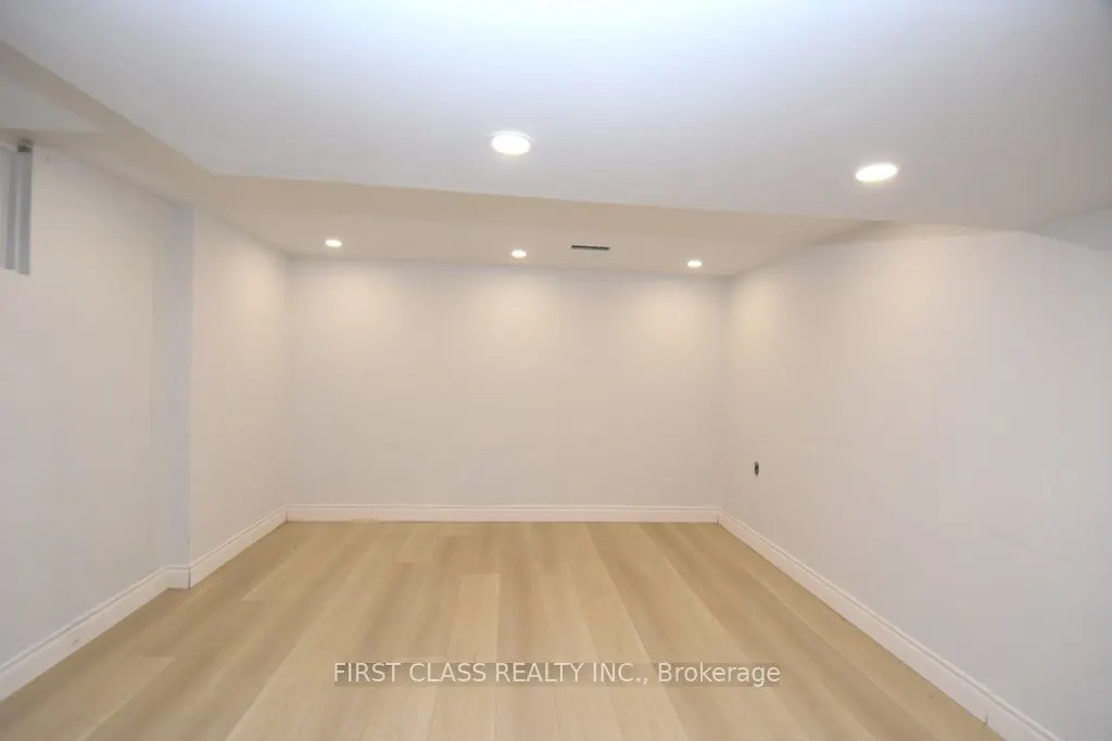 152 Eastmount Street