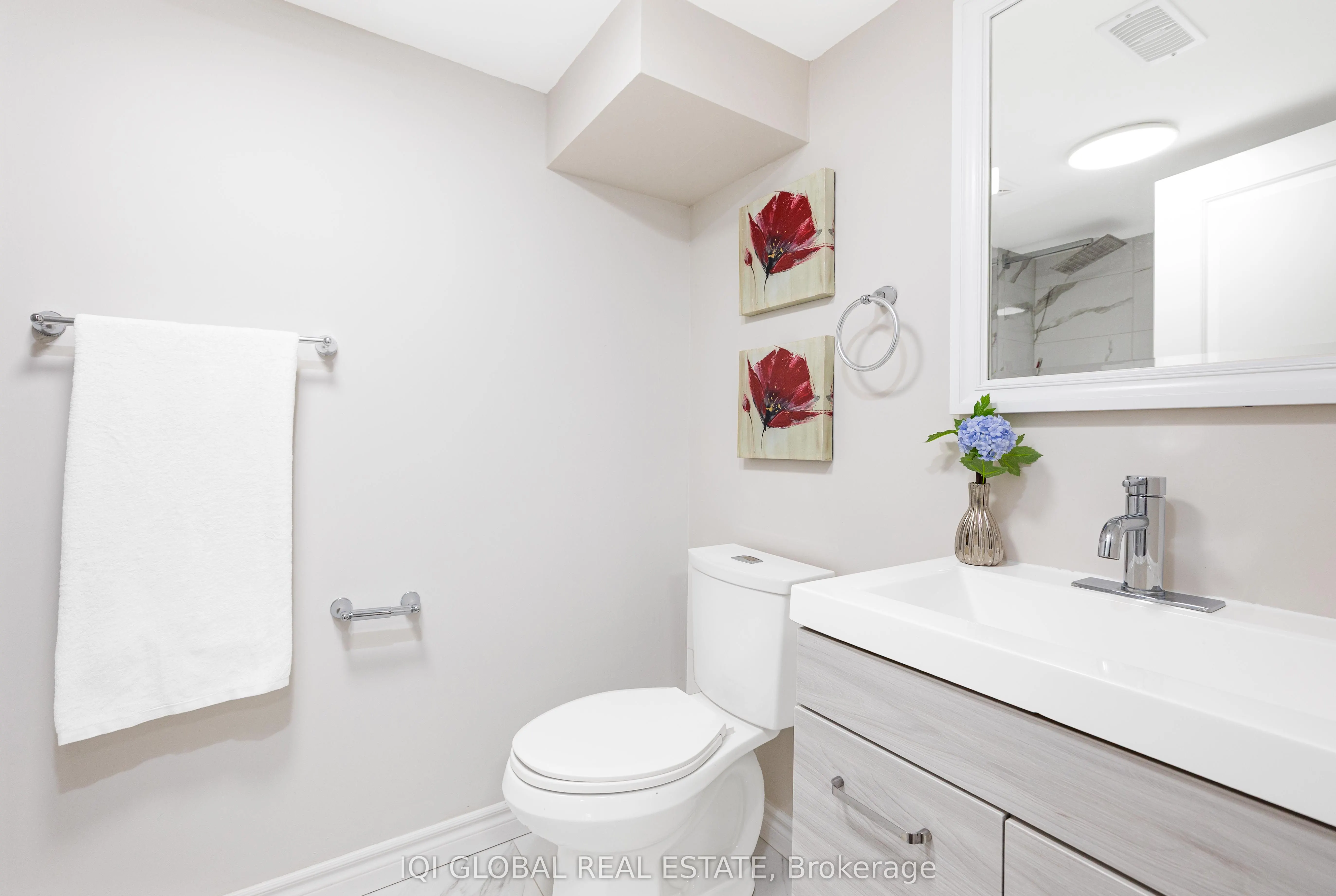 102 Central Park Boulevard S