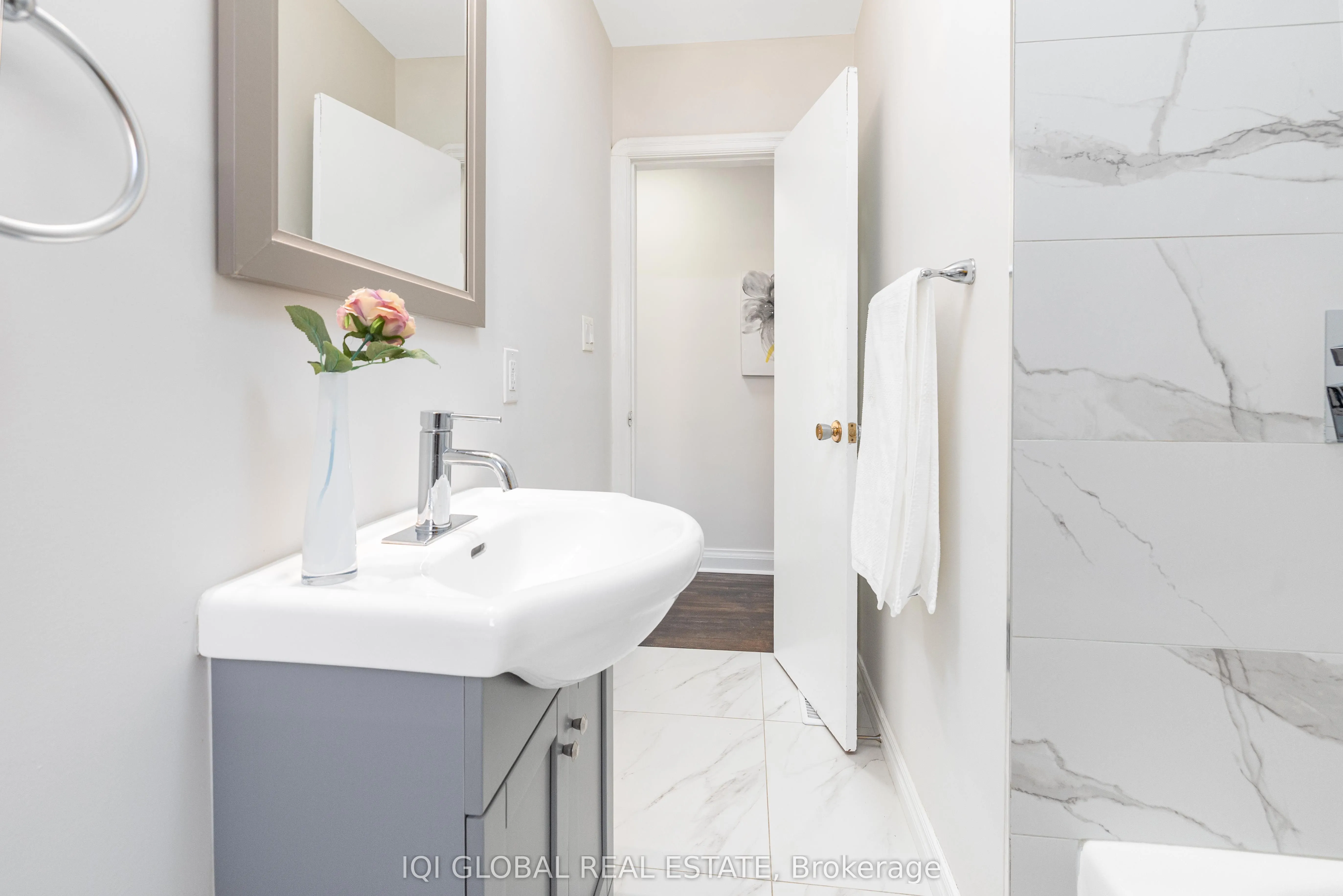 102 Central Park Boulevard S