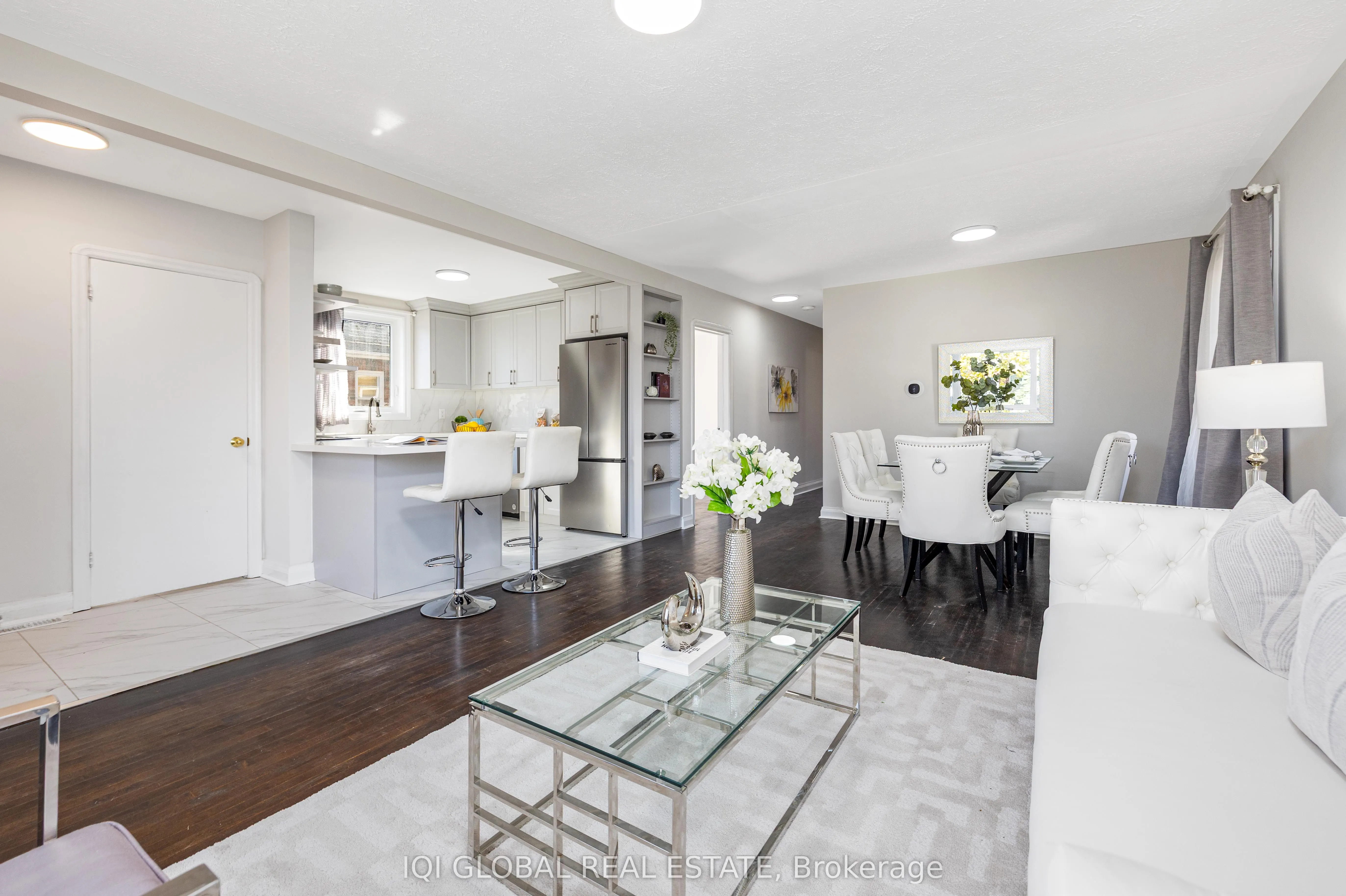 102 Central Park Boulevard S