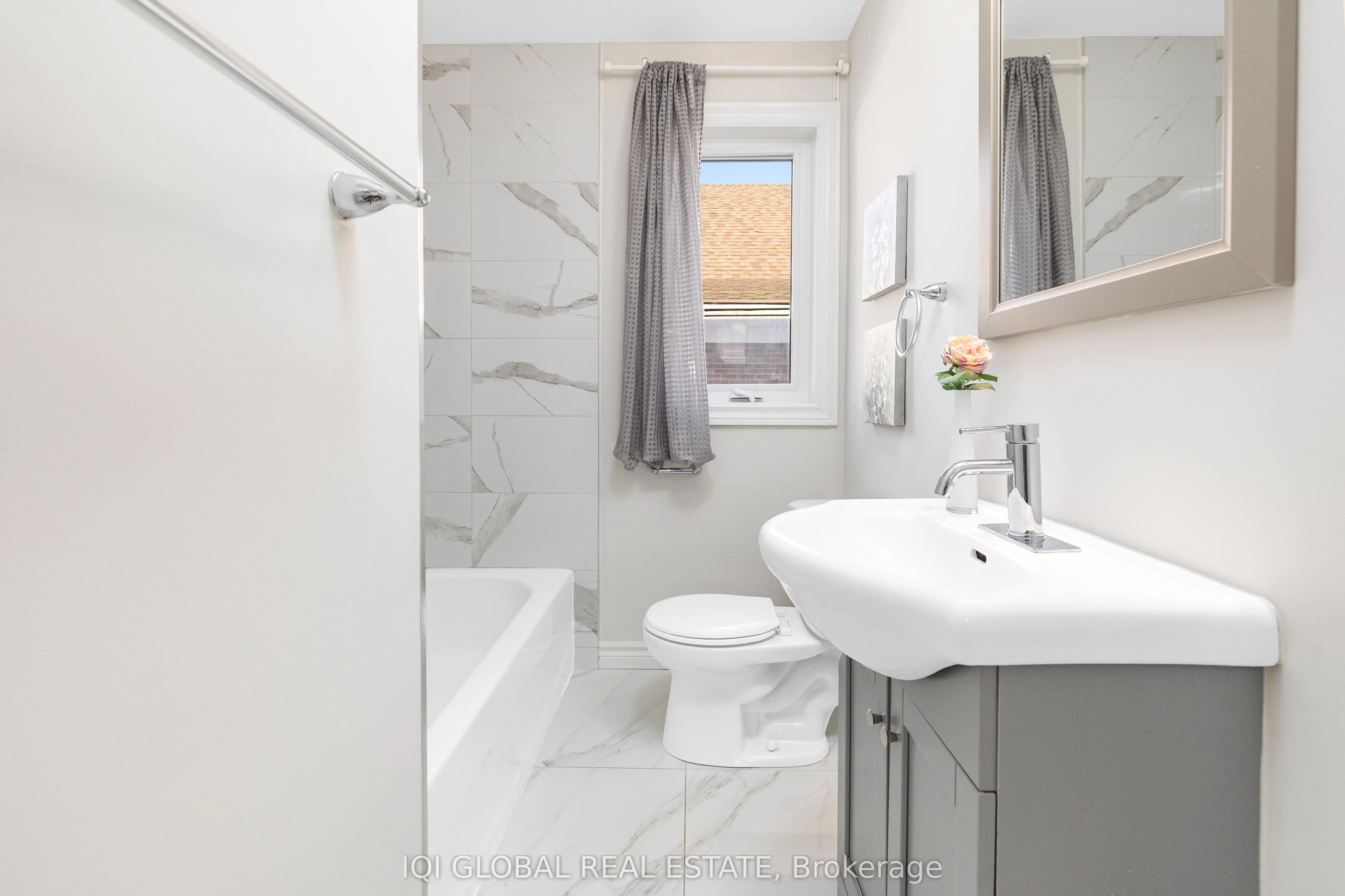 102 Central Park Boulevard S