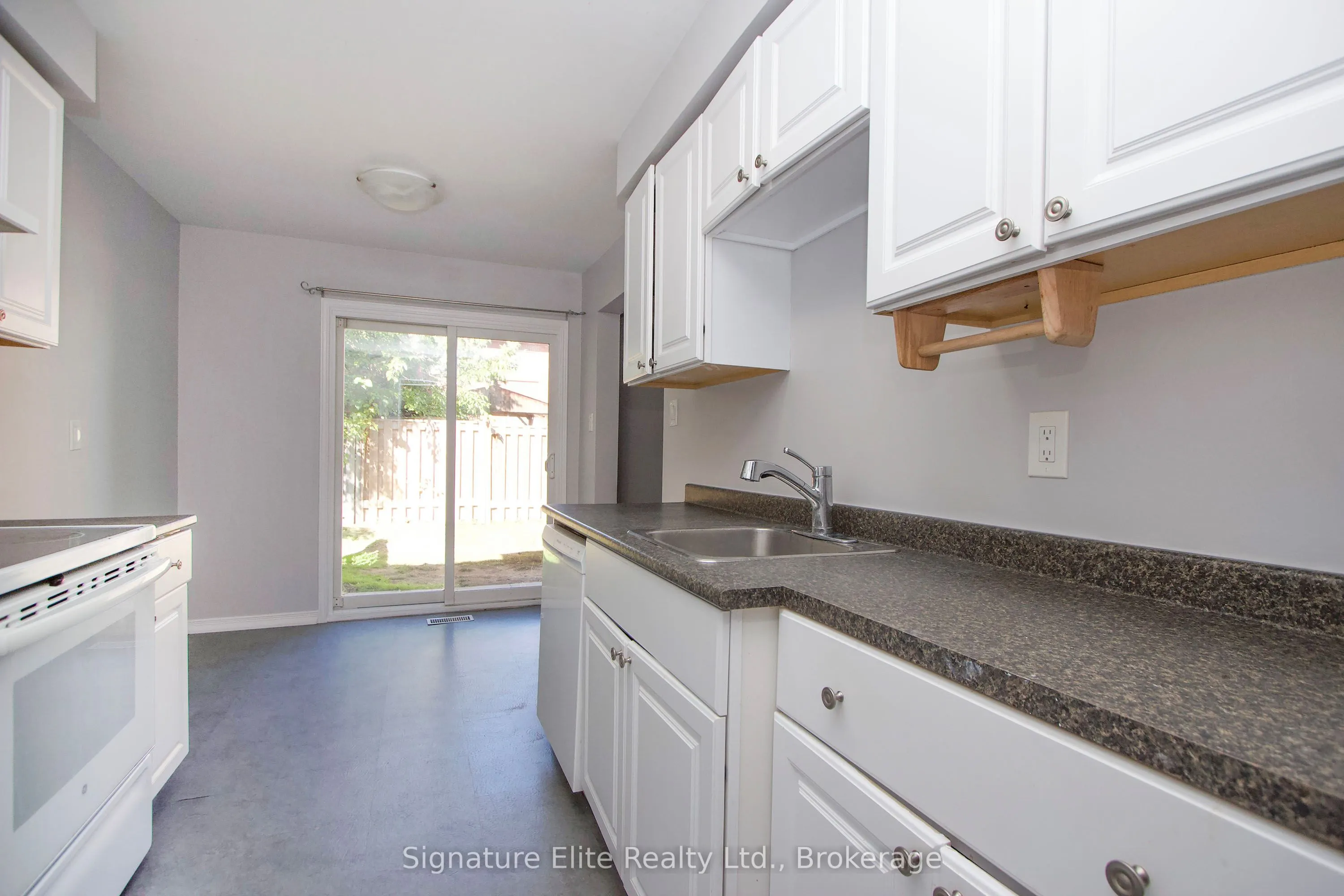 10 Bassett Boulevard, #9