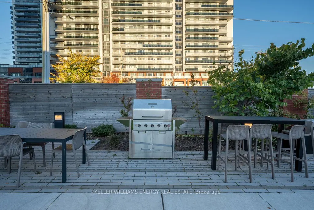 2550 Simcoe Street N, #2421