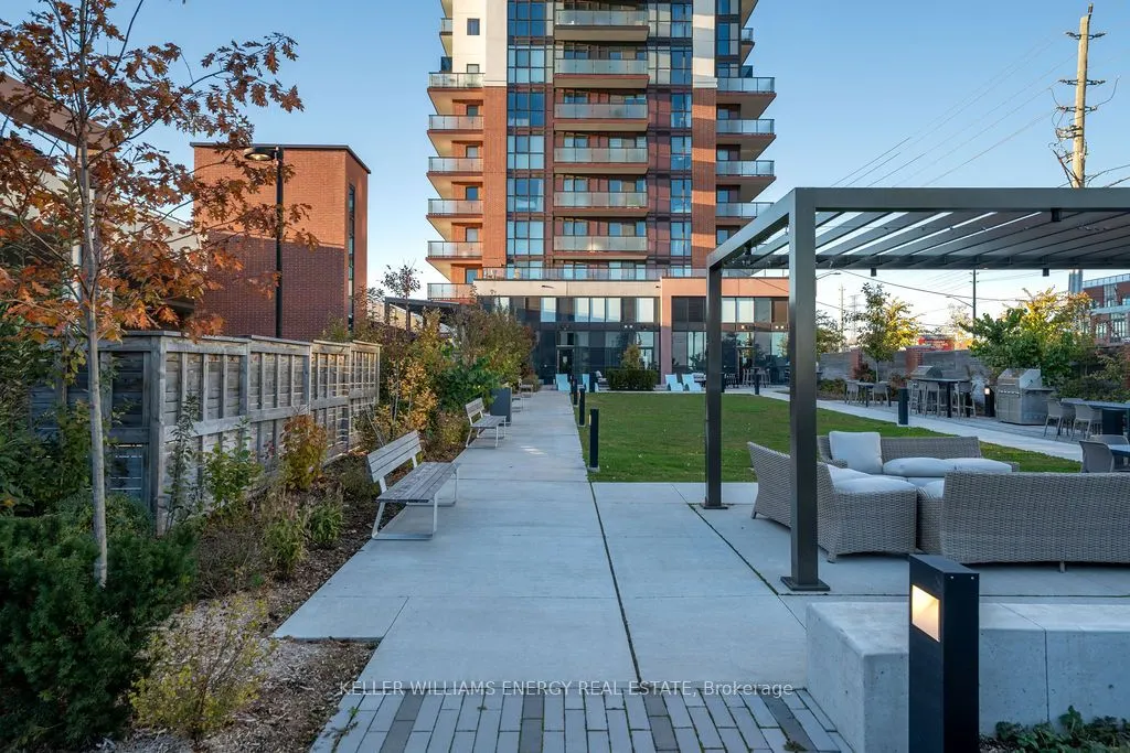 2550 Simcoe Street N, #2421