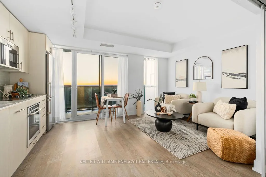 2550 Simcoe Street N, #2421