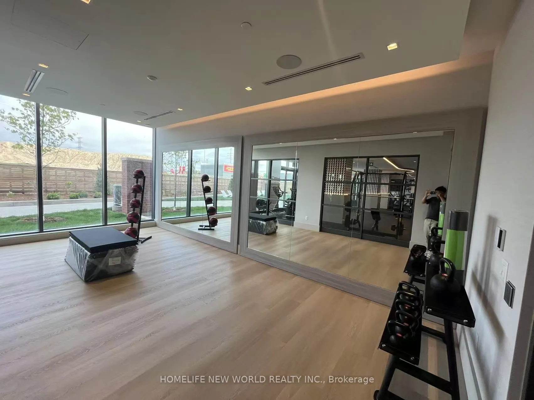 2545 Simcoe Street N, #350