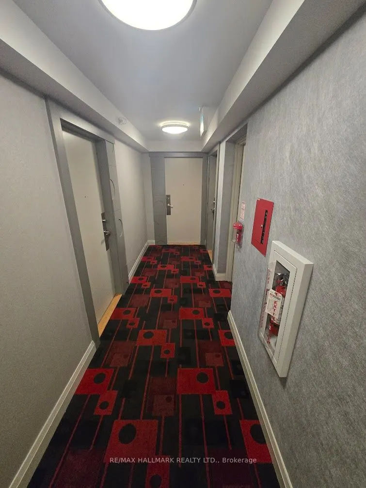 30 Meadowglen Place, #612