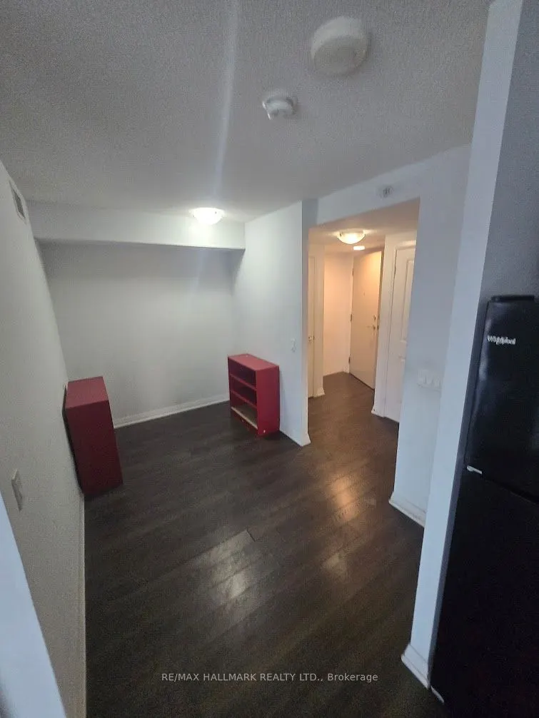 30 Meadowglen Place, #612